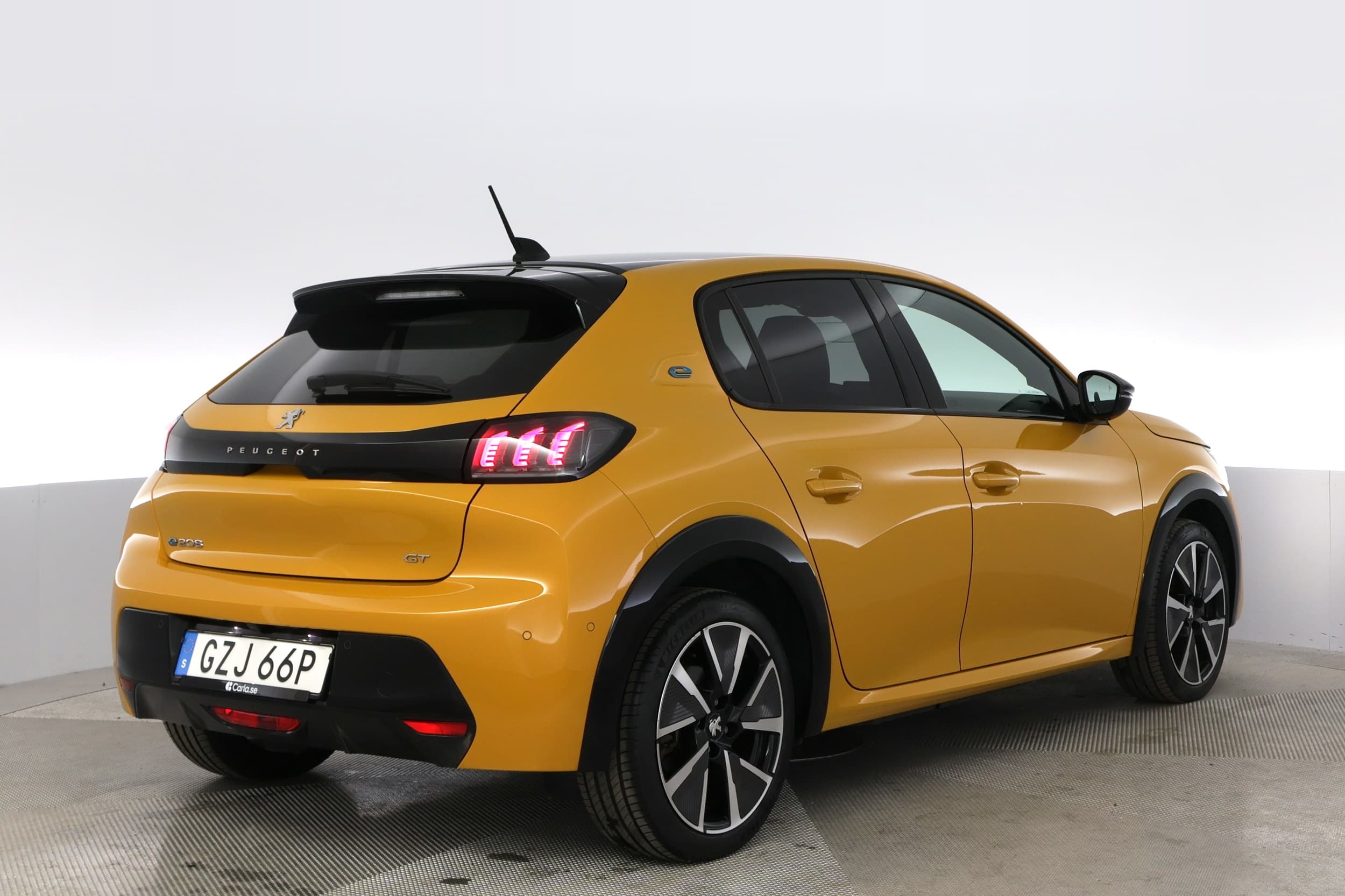 Peugeot e-208