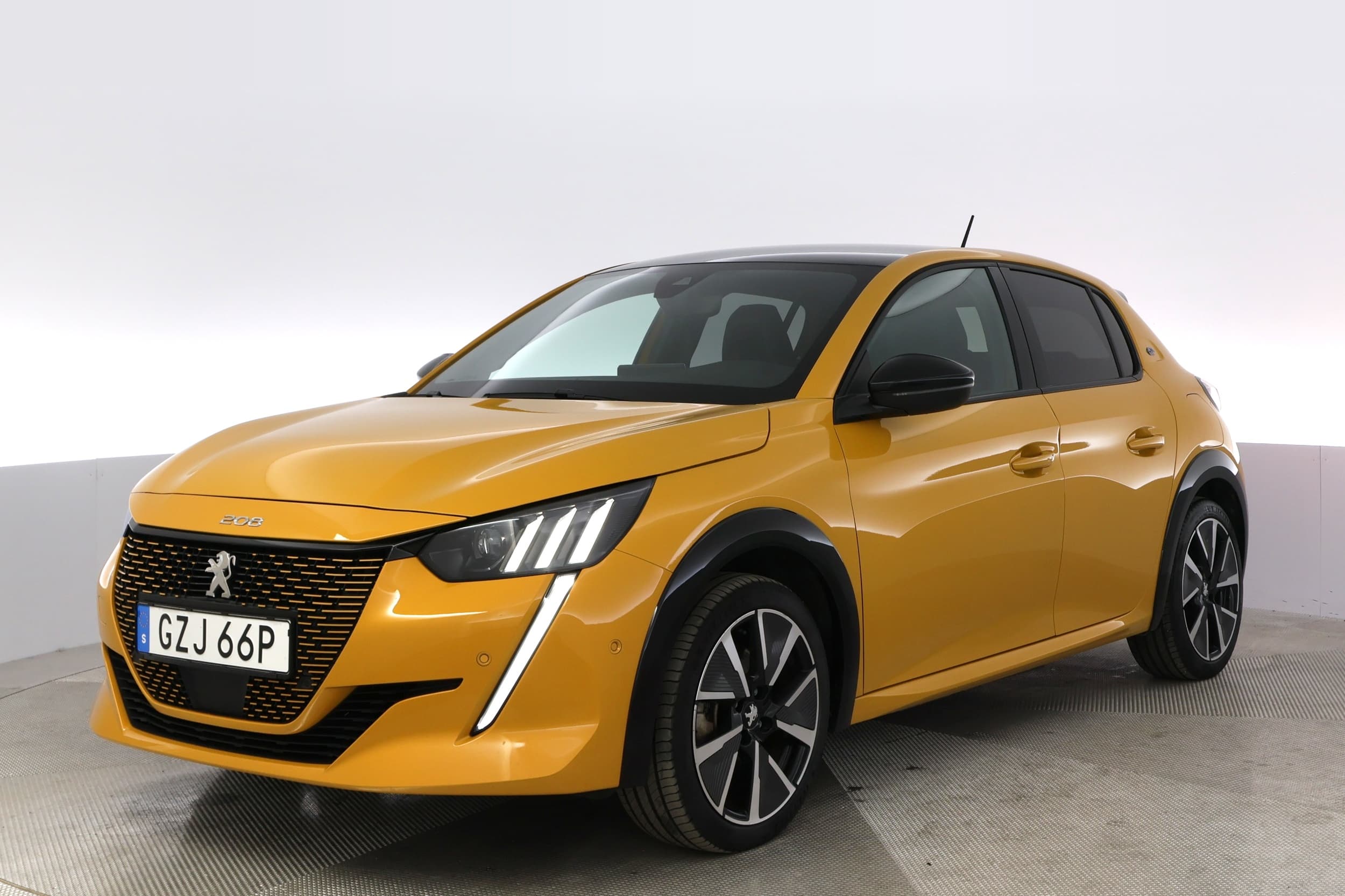 Peugeot e-208