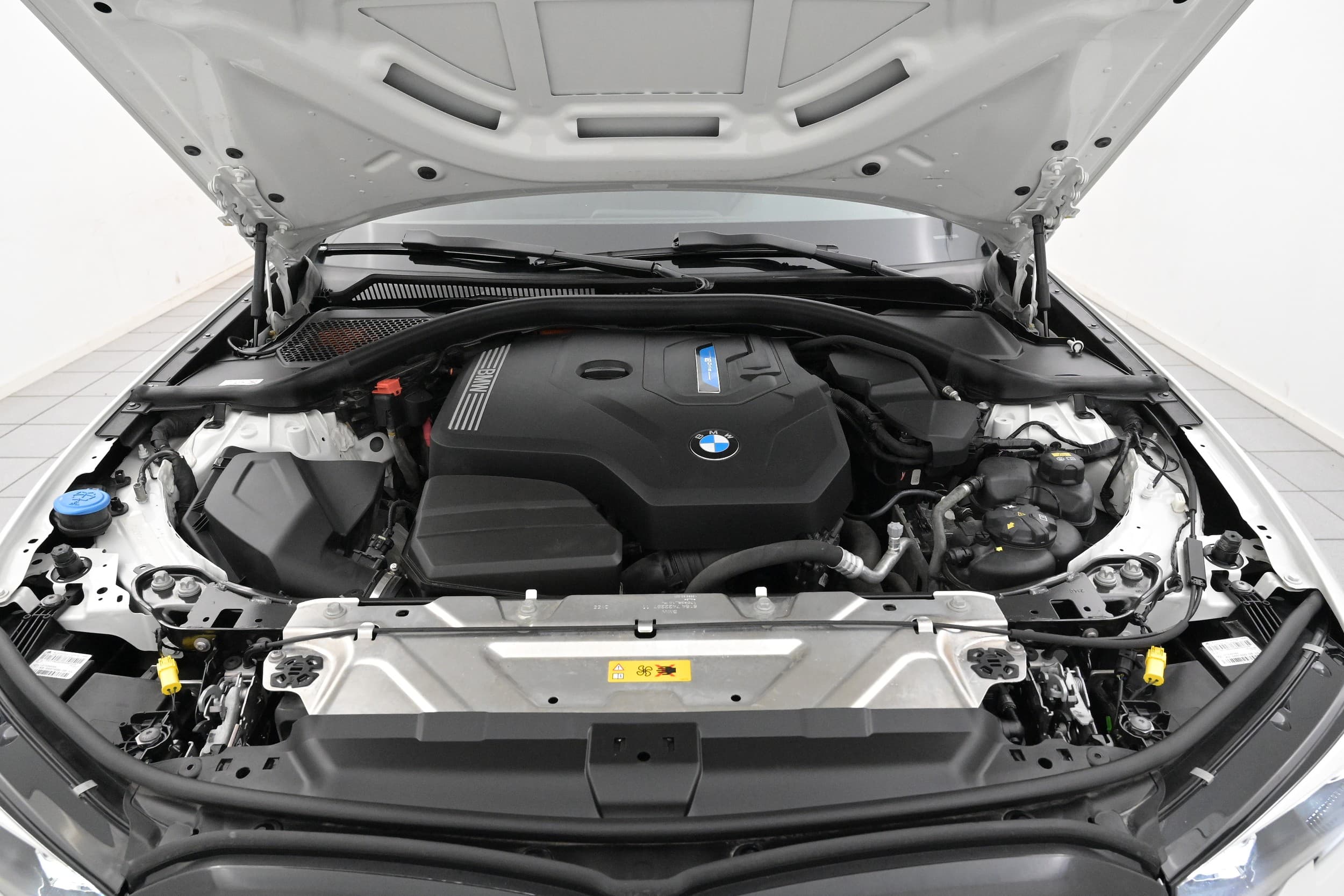 BMW 330e