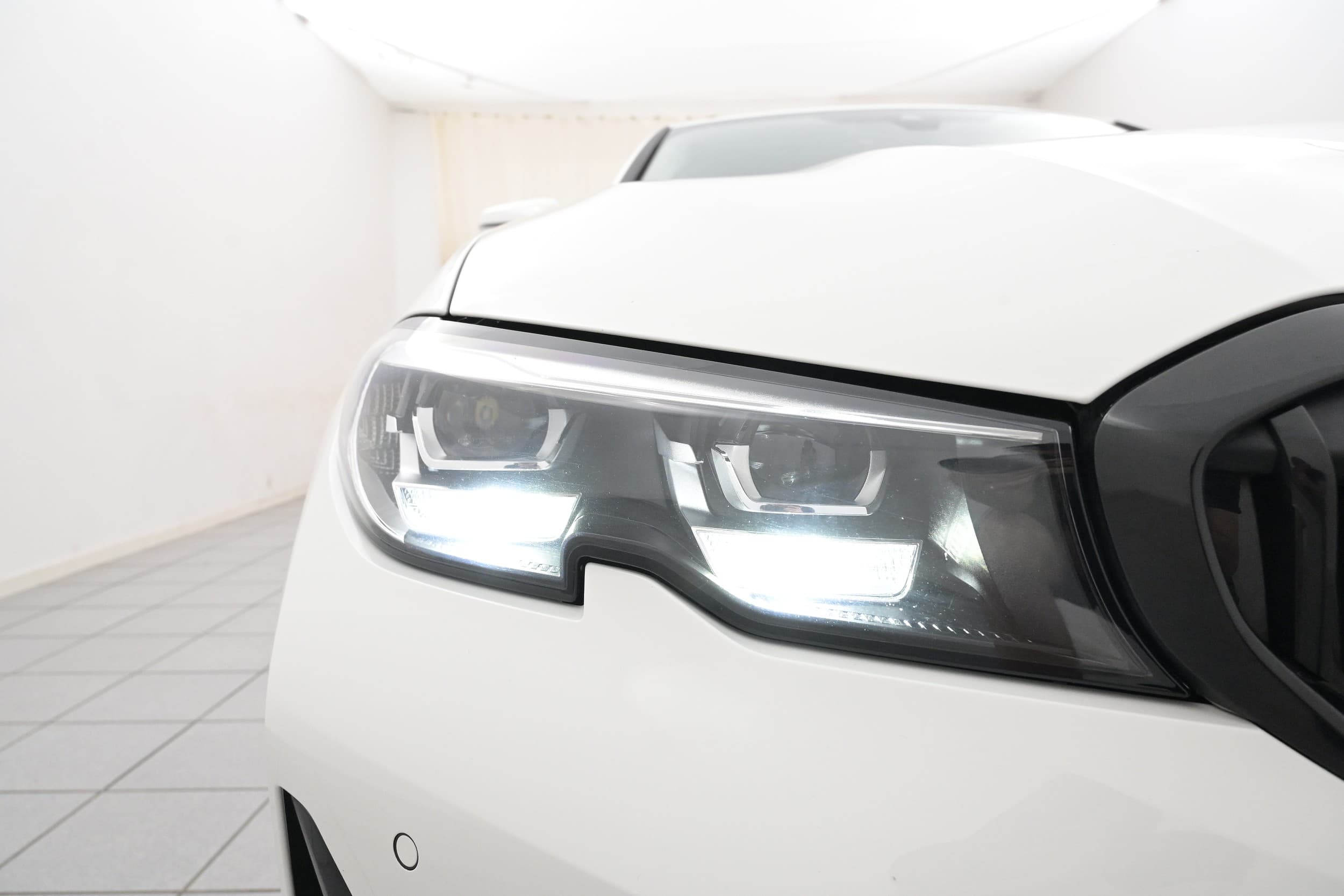 BMW 330e