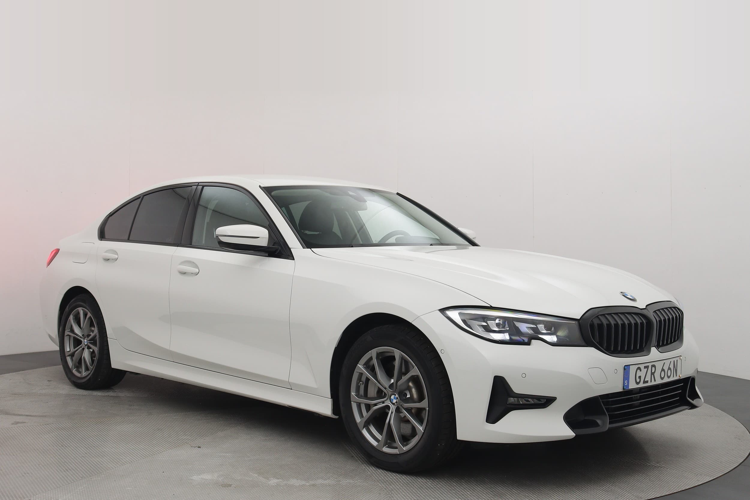BMW 330e