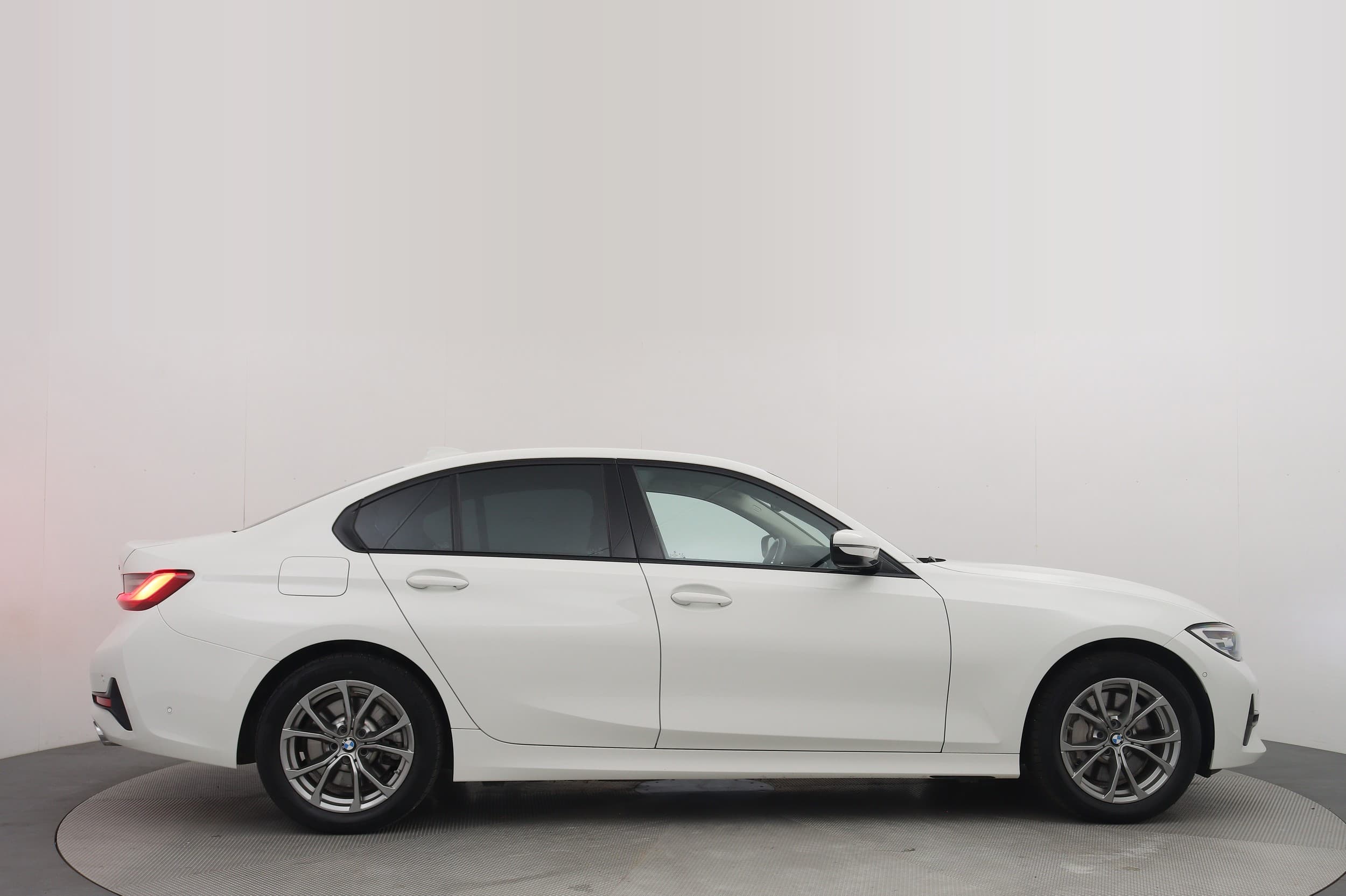 BMW 330e