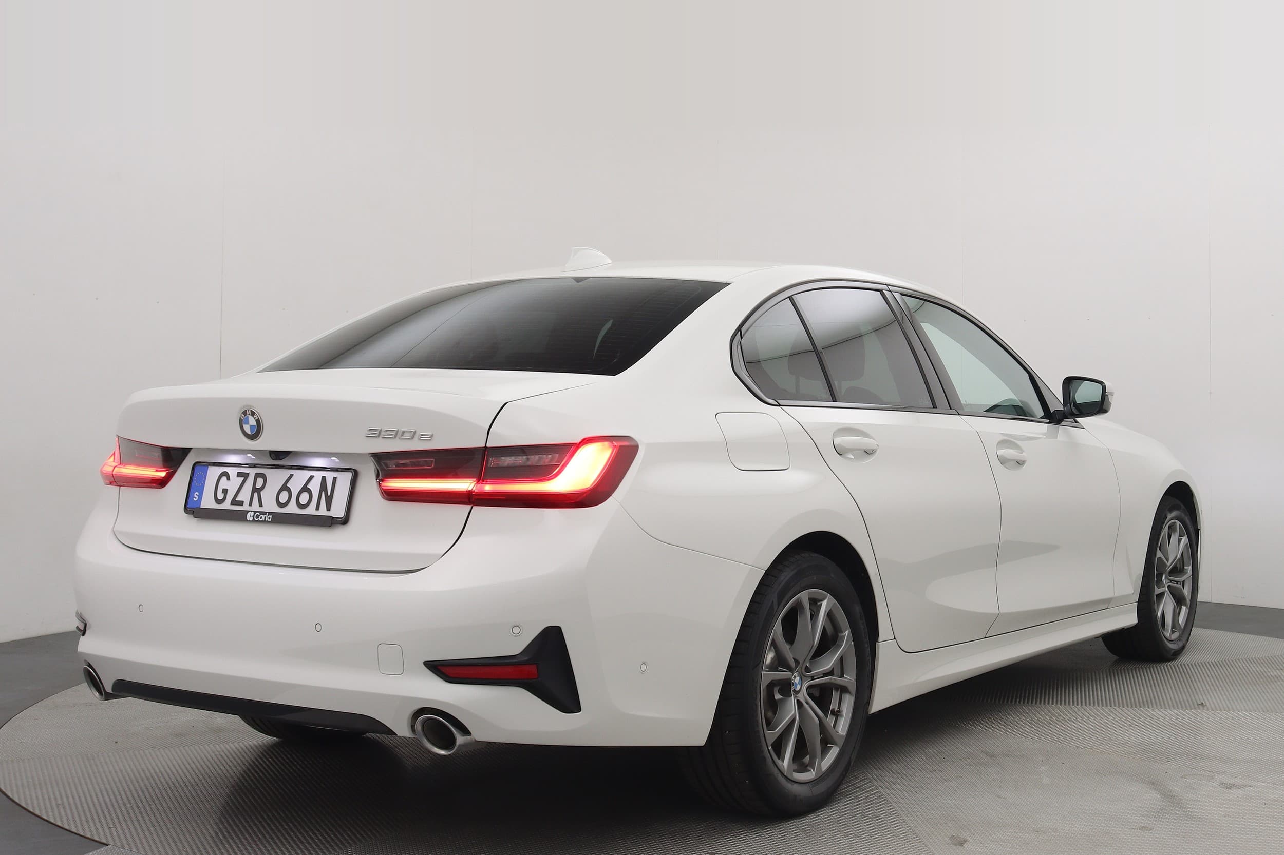 BMW 330e