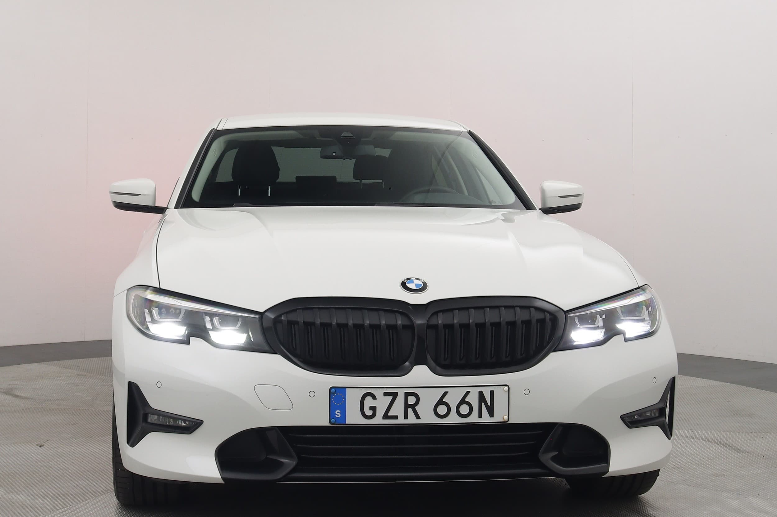 BMW 330e