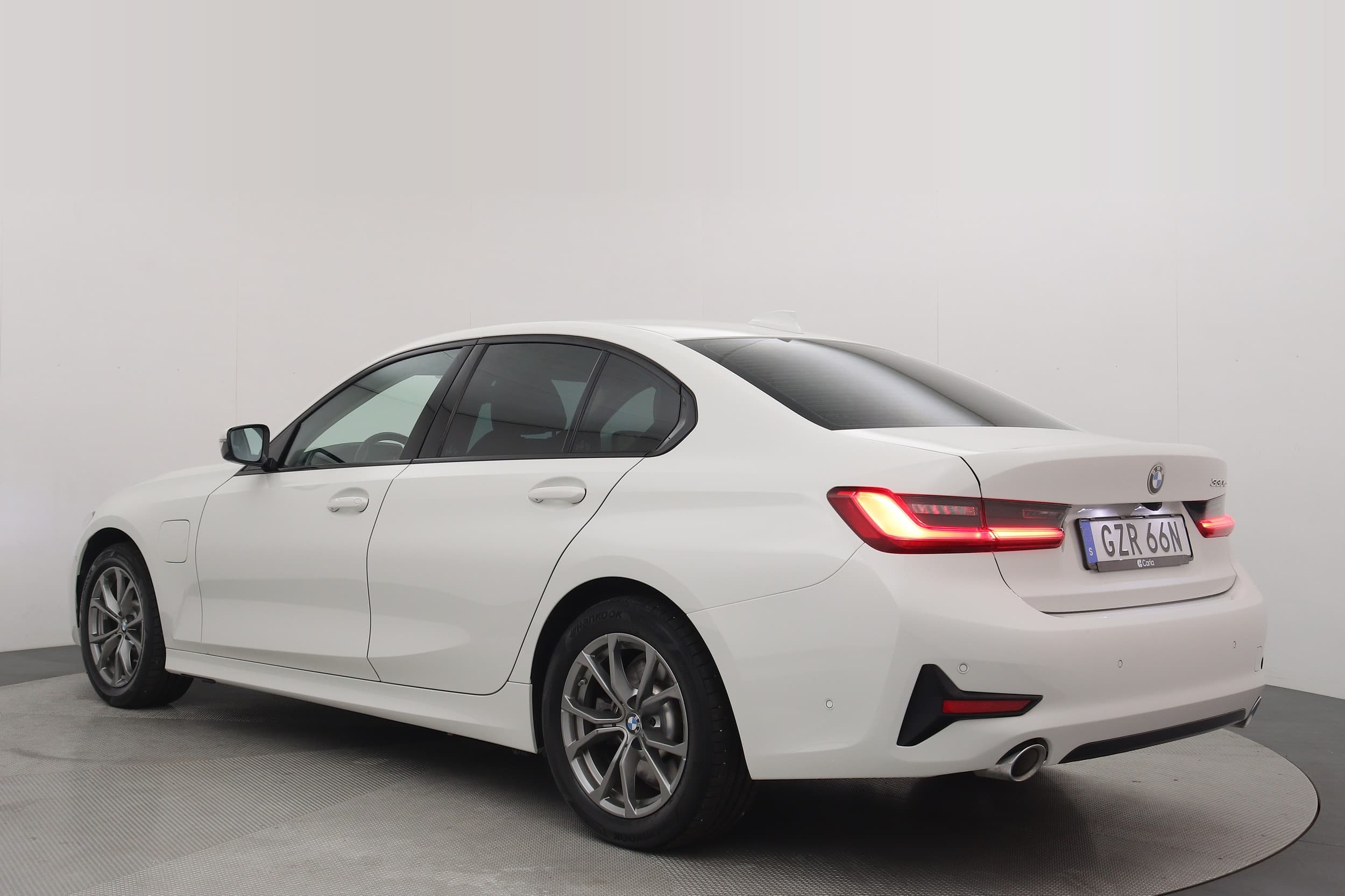 BMW 330e