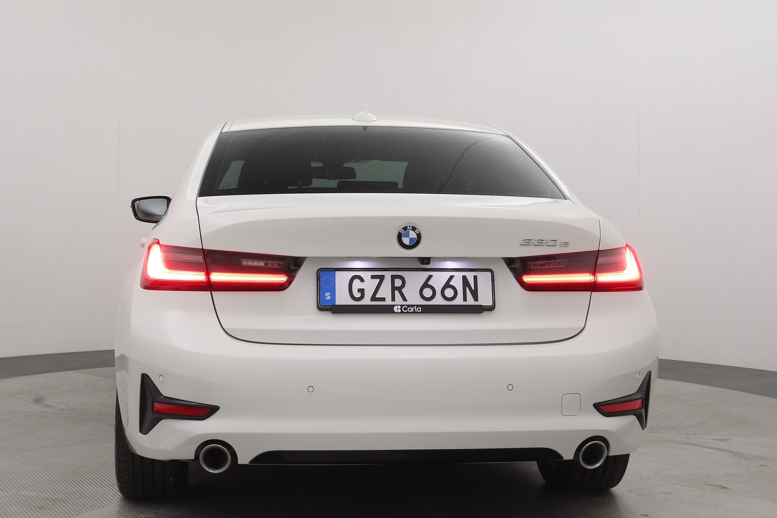 BMW 330e