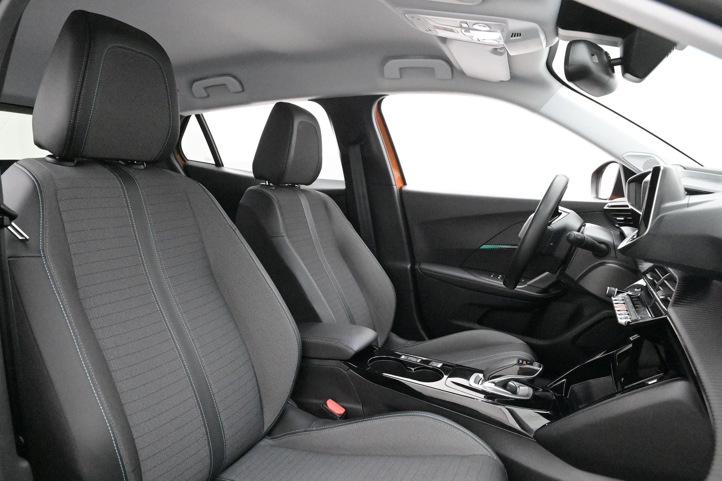 Peugeot e-2008