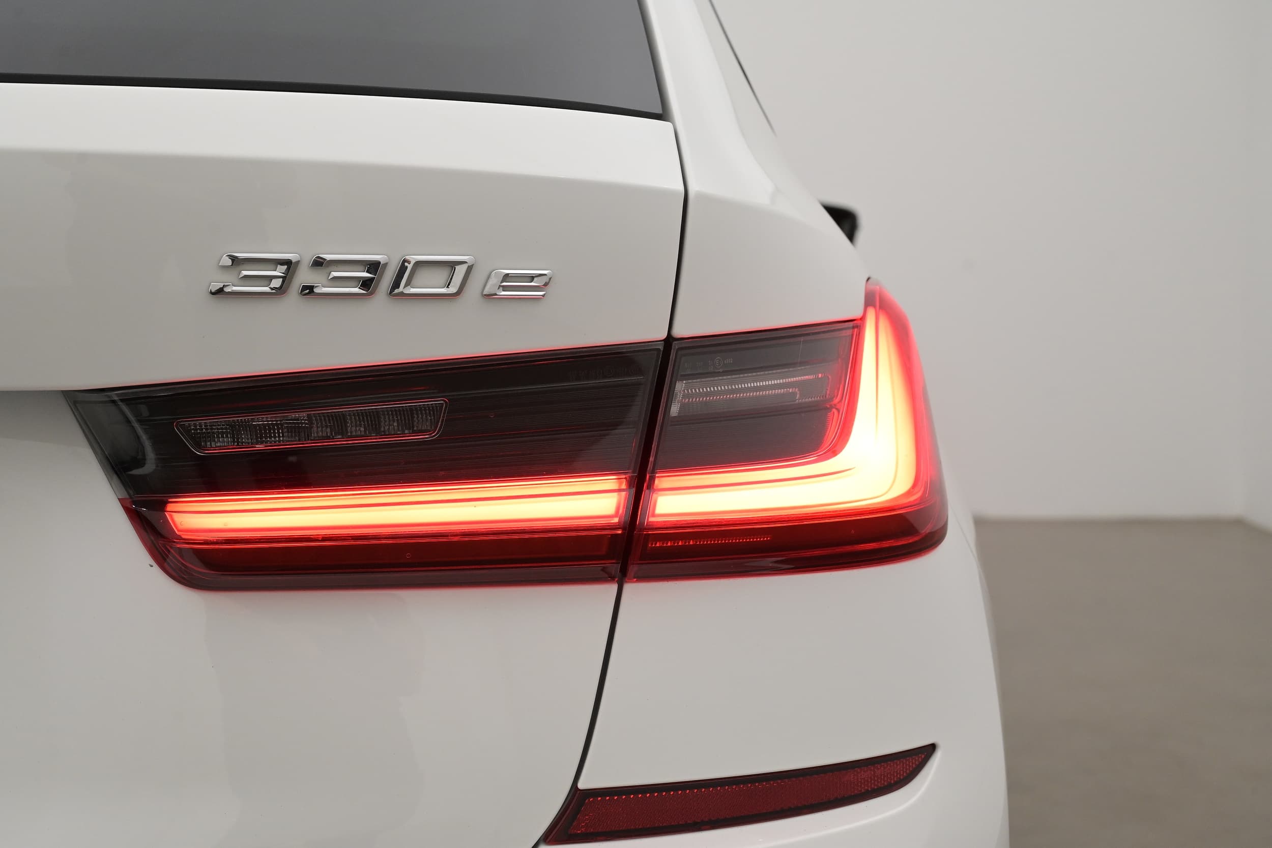 BMW 330e