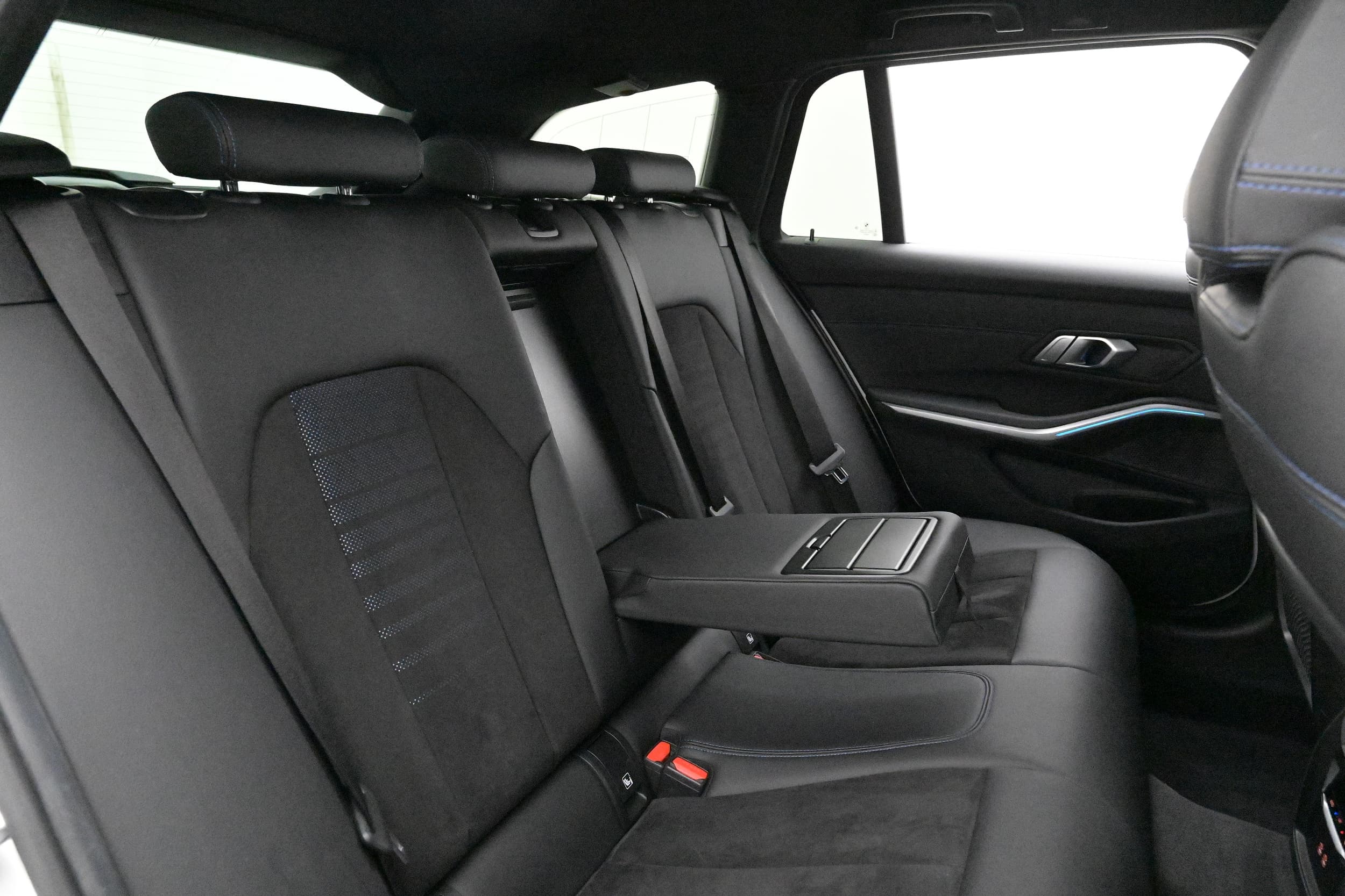 BMW 330e