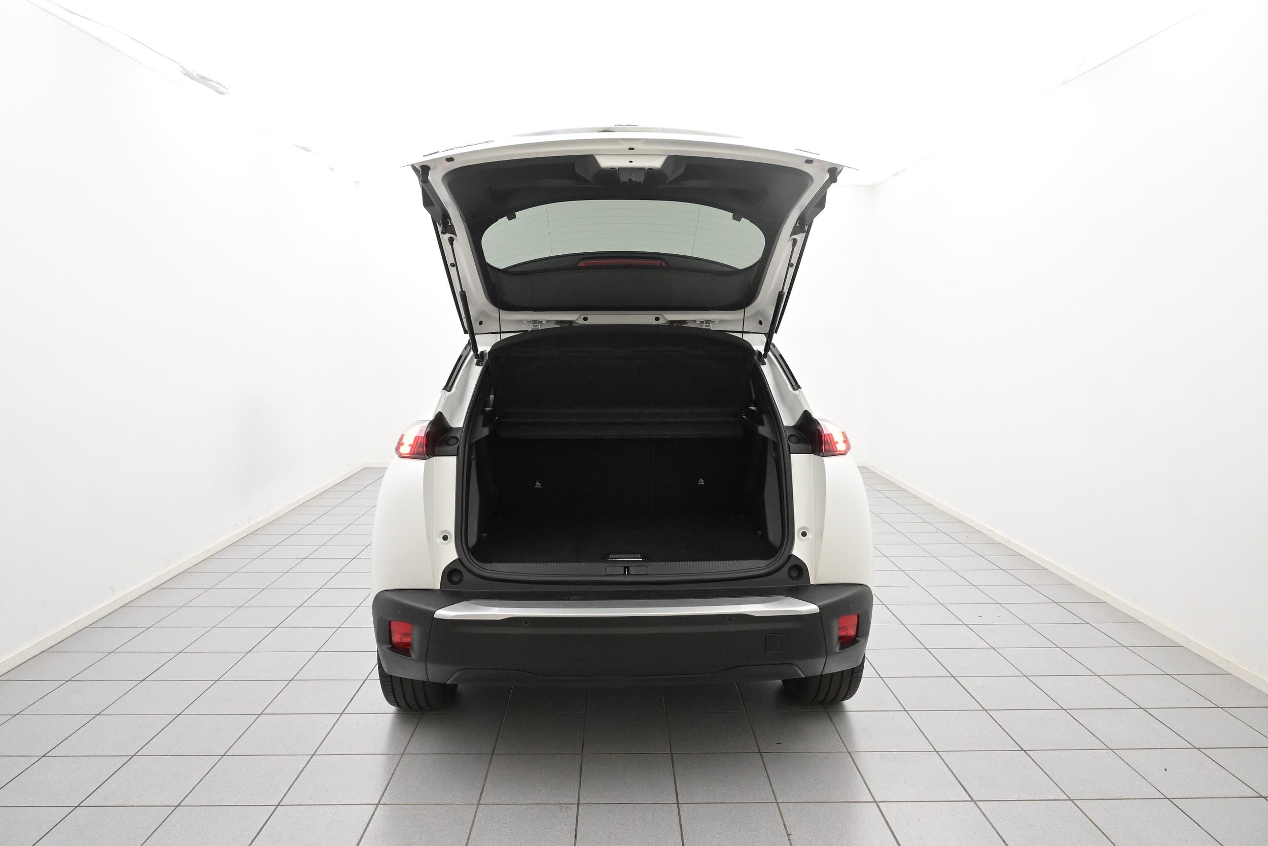 Peugeot e-2008