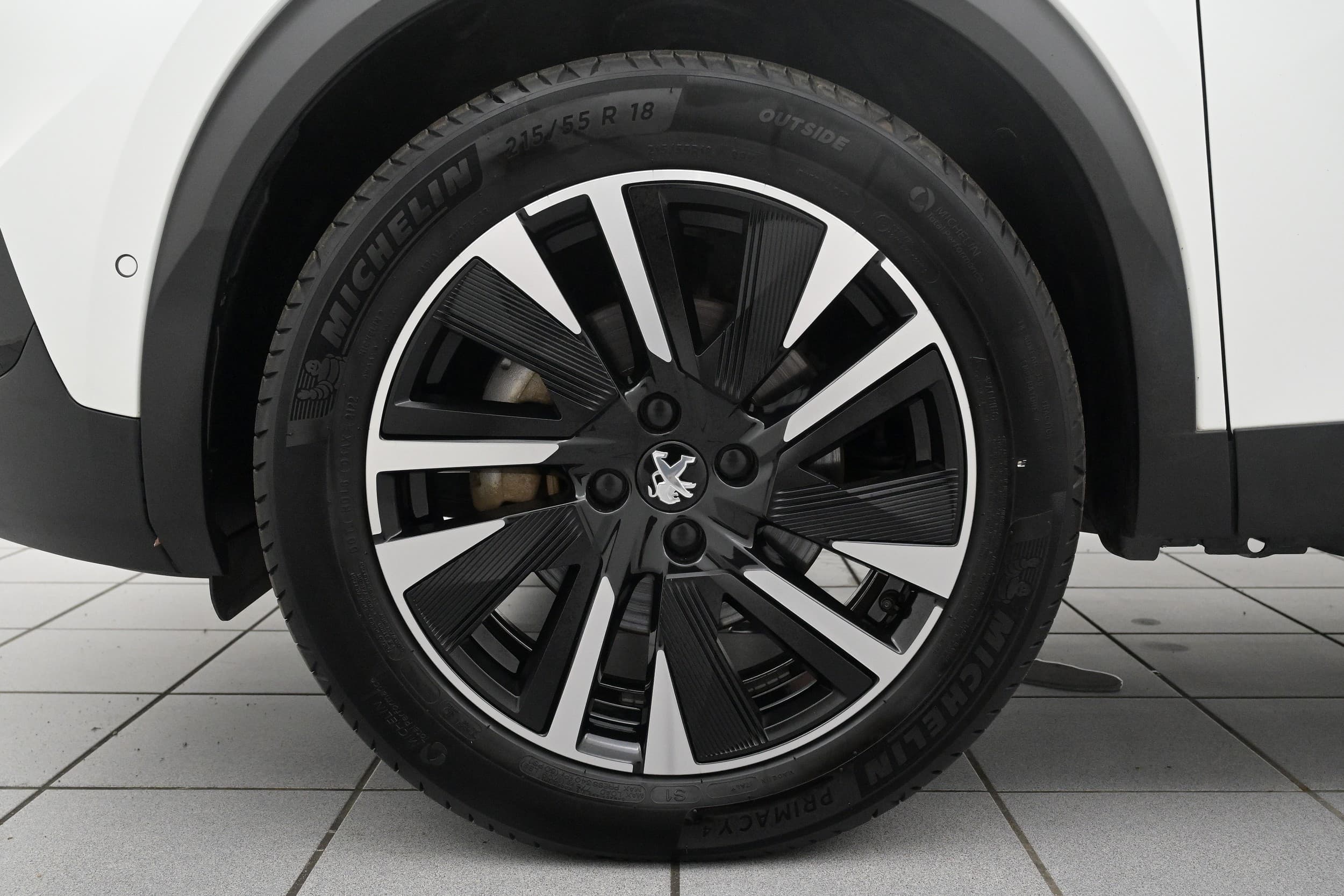 Peugeot e-2008