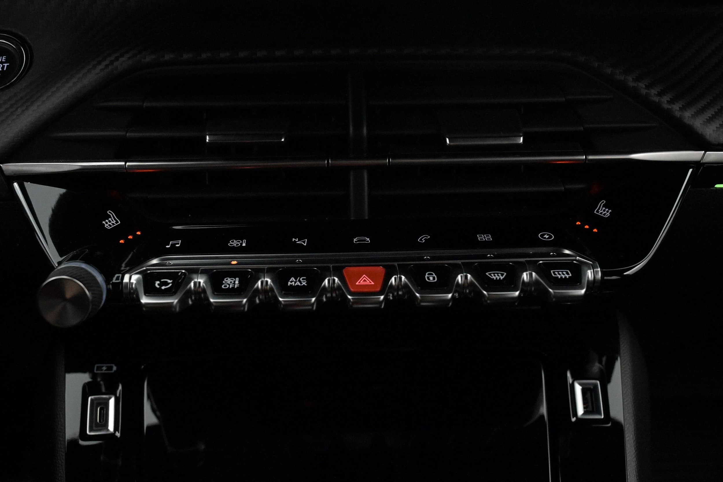 Peugeot e-2008