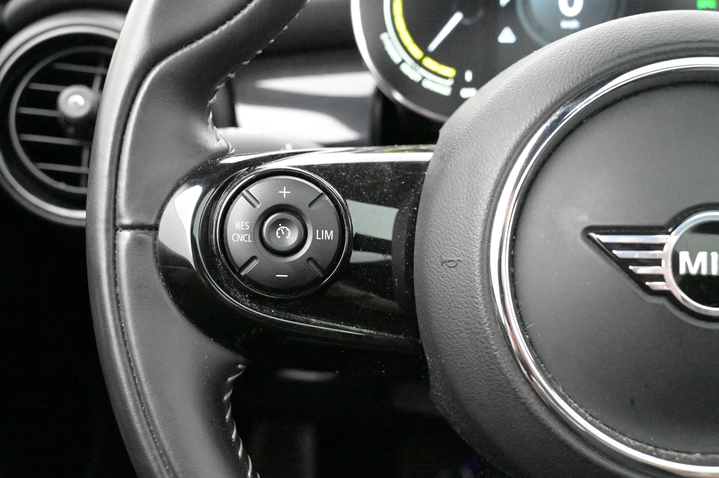 Multifunktionsratt med farthållare