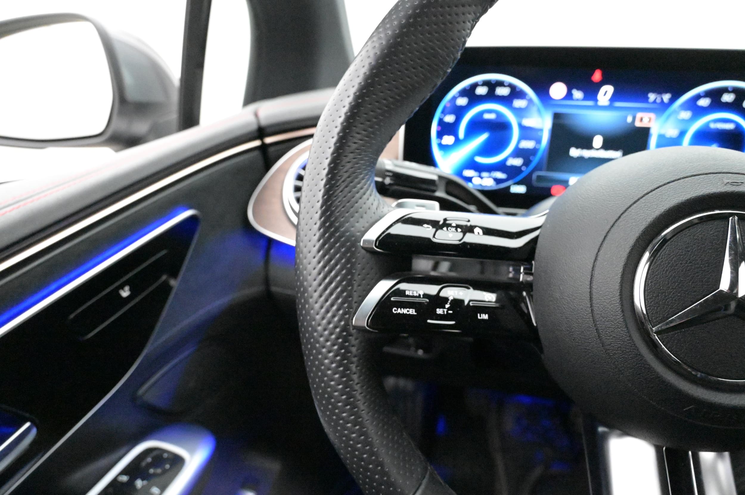 Multifunktionsratt med adaptiv farthållare