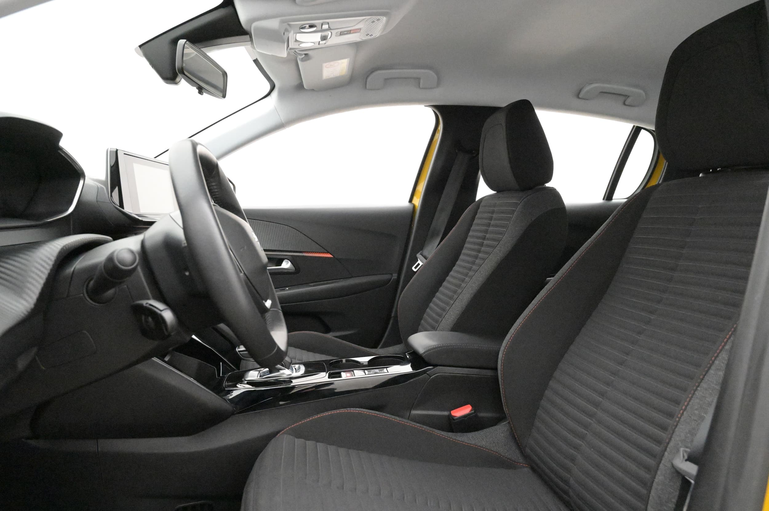 Peugeot e-208