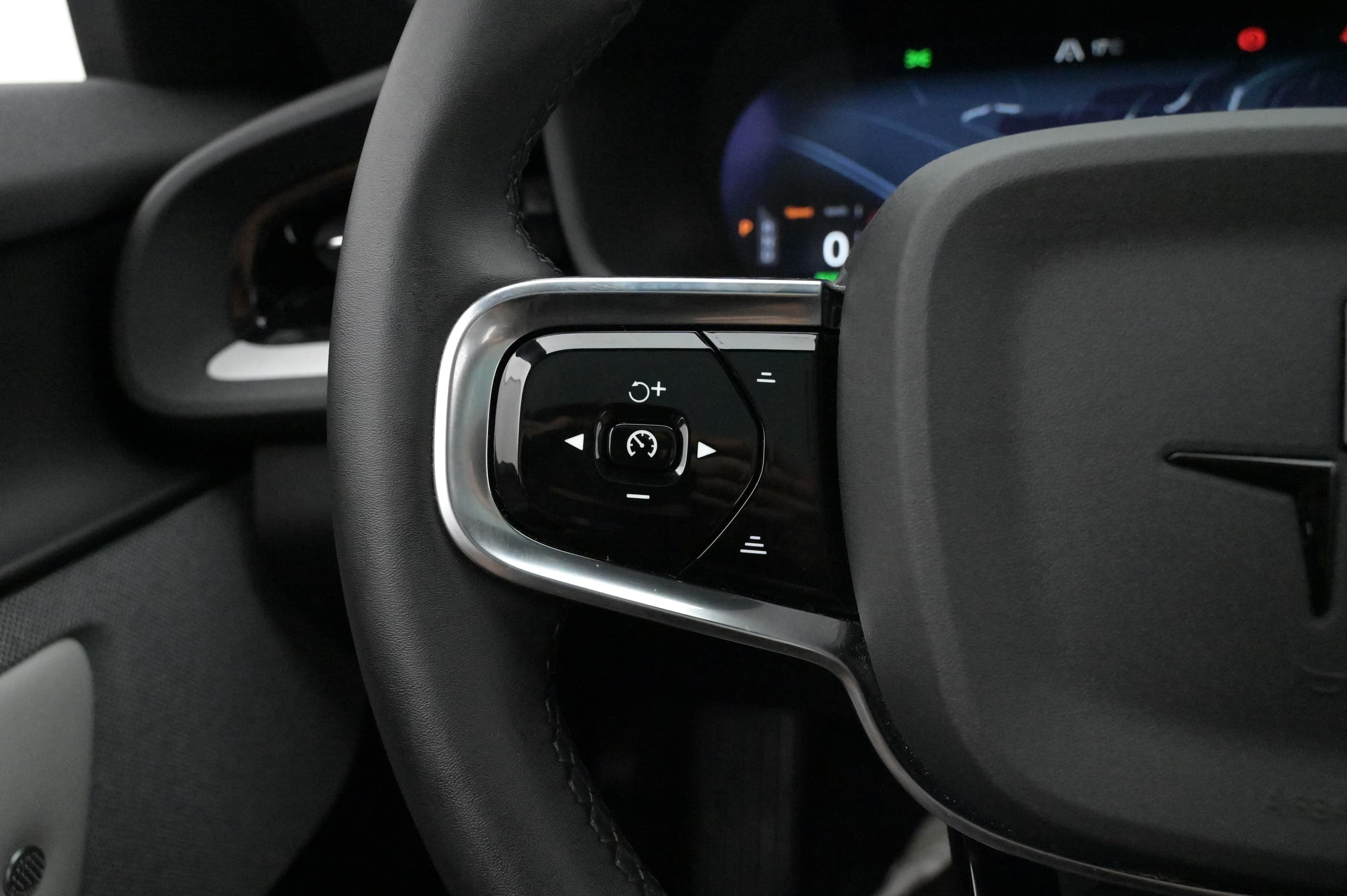 Adaptiv farthållare och Pilot Assist