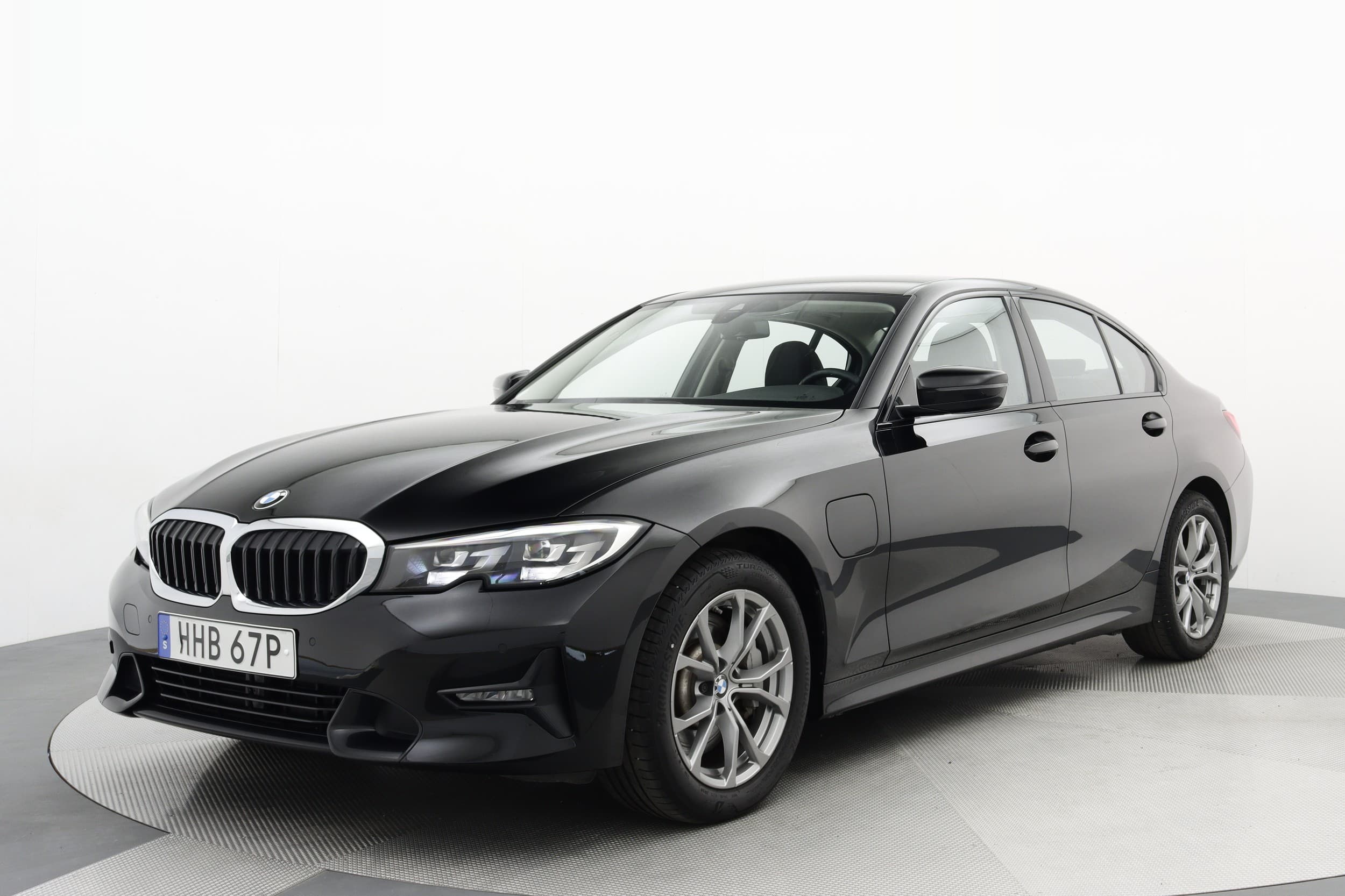 BMW 330e
