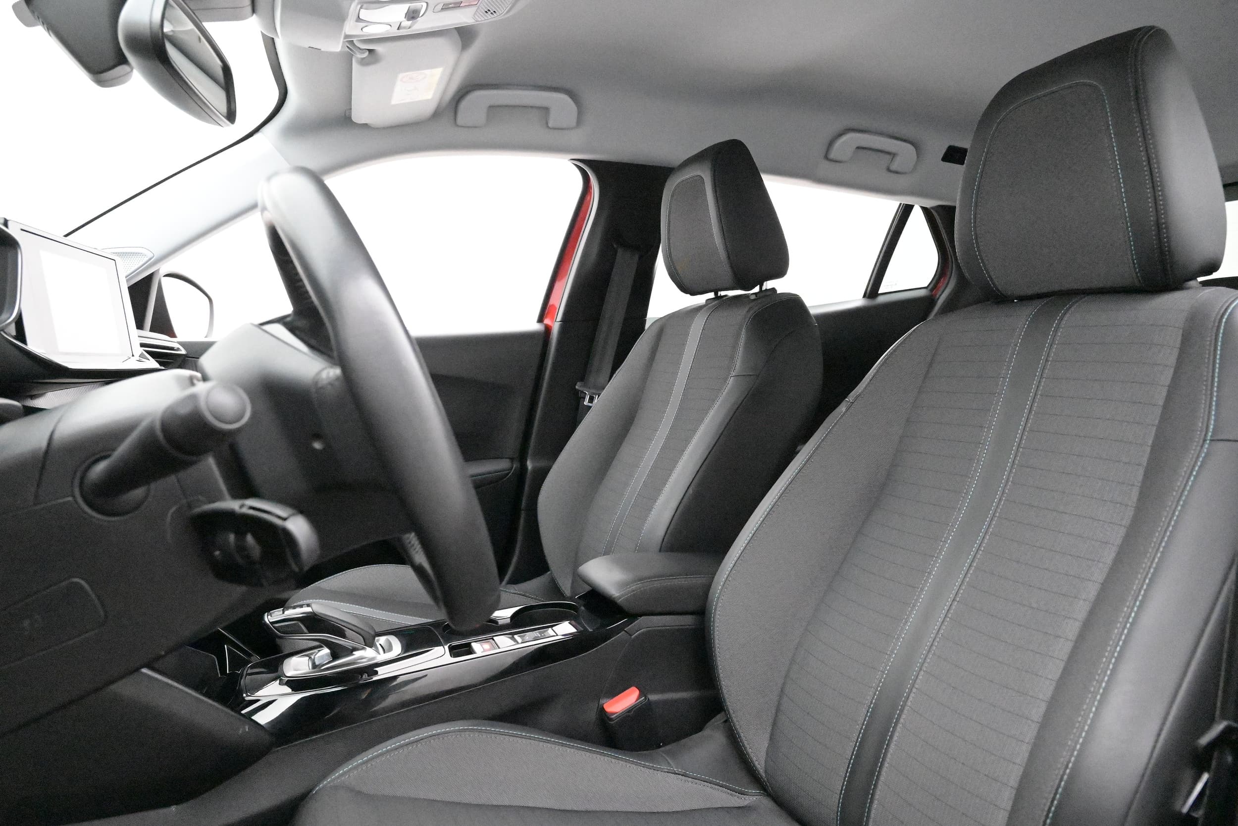 Peugeot e-2008