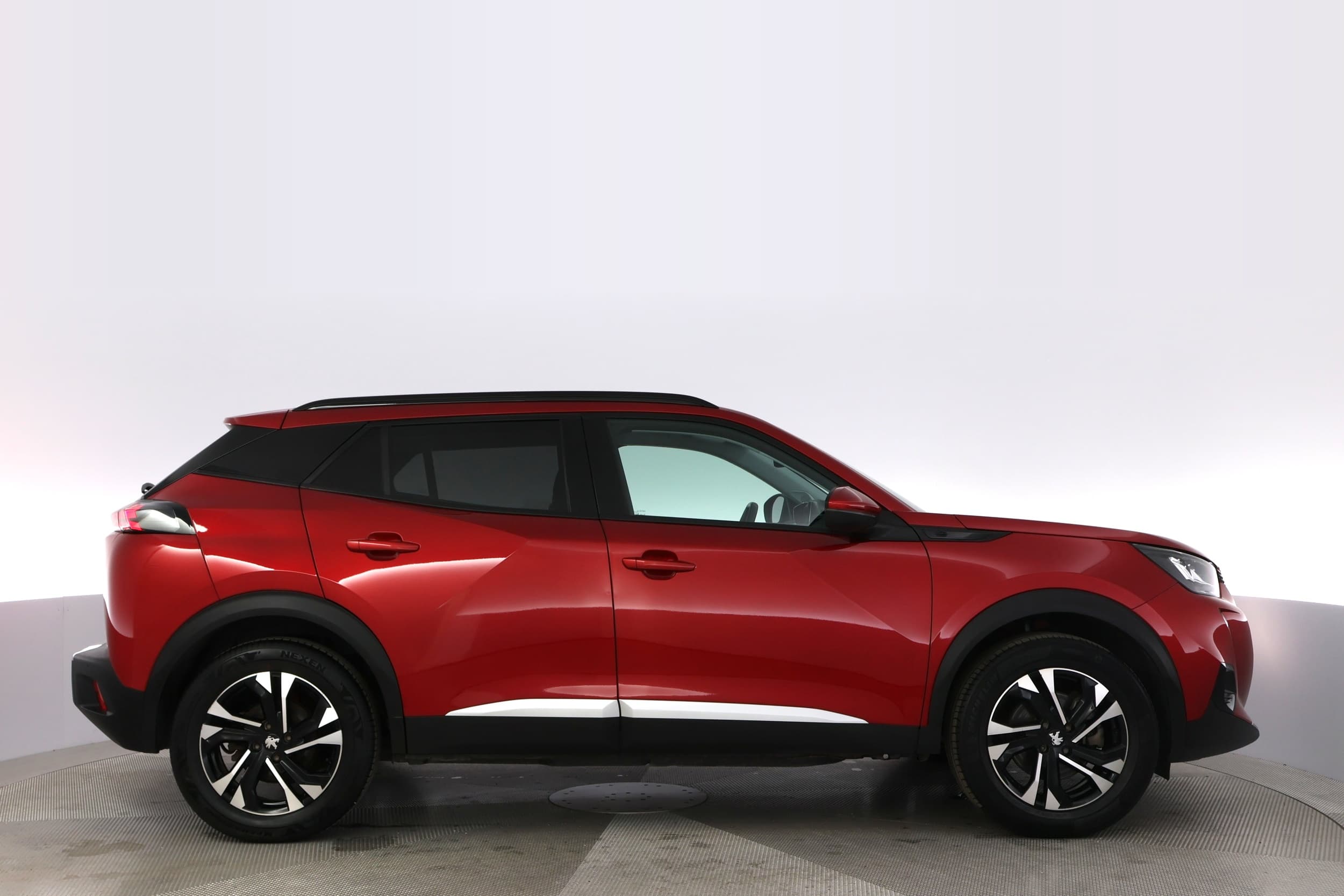 Peugeot e-2008