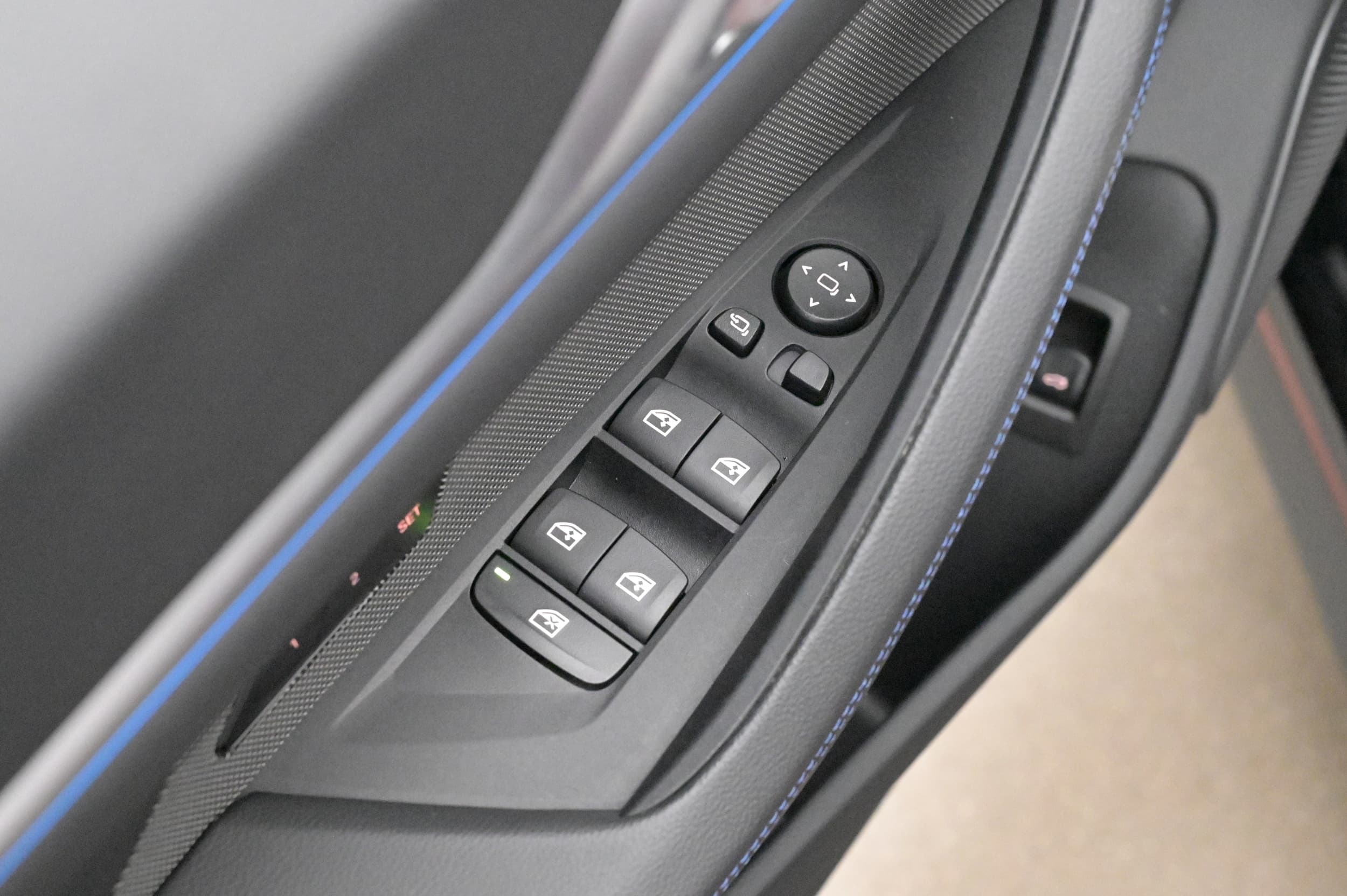 Elinfällbara sidospeglar