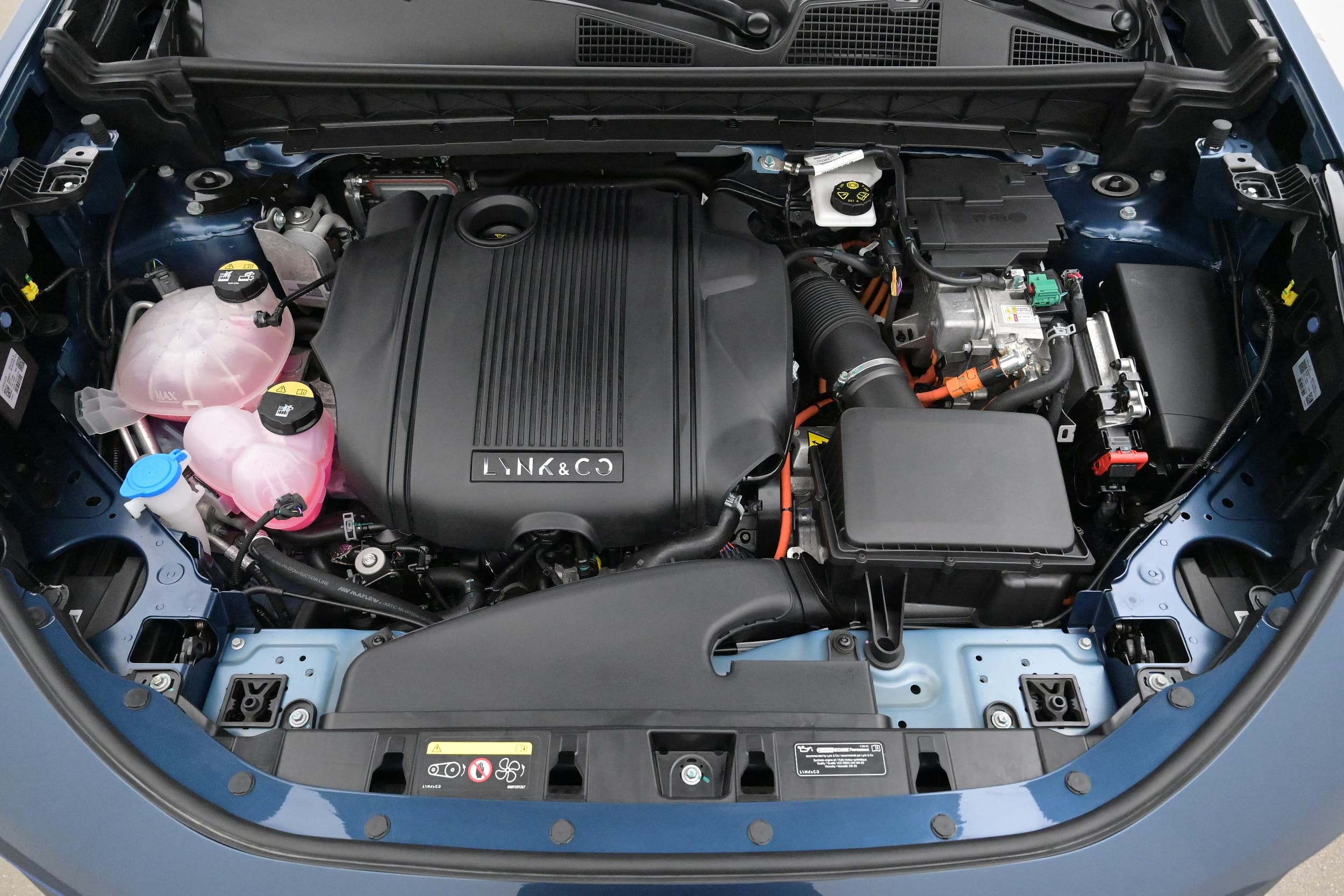 Lynk & Co 01