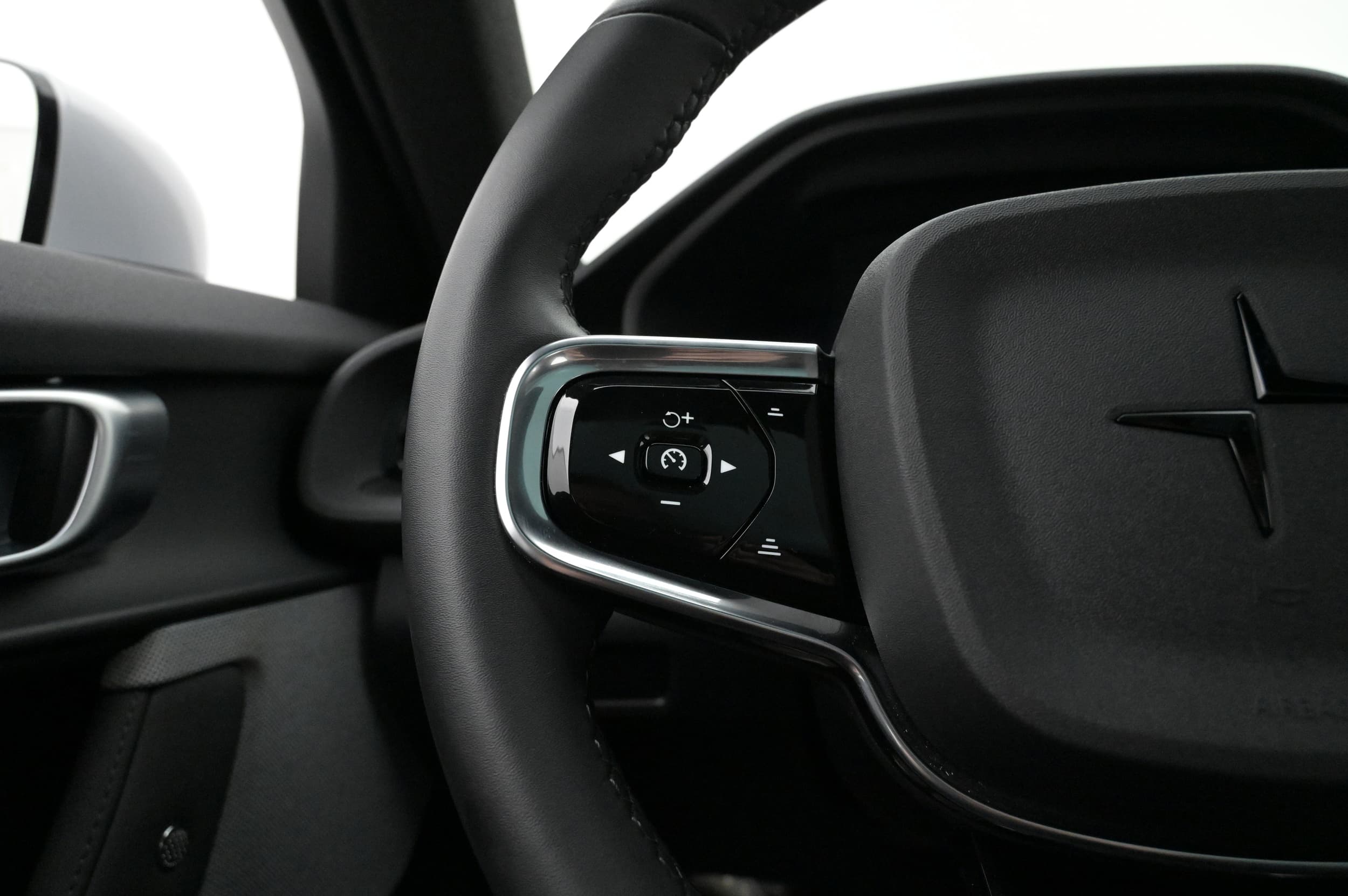 Multifunktionsratt med adaptiv farthållare