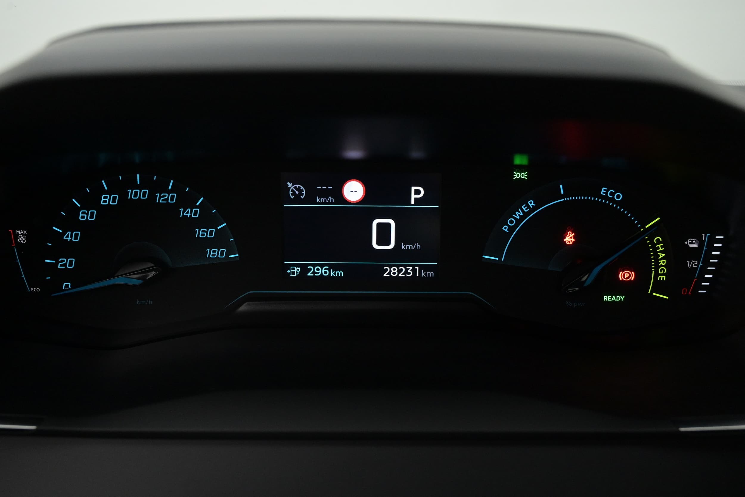 Peugeot e-2008