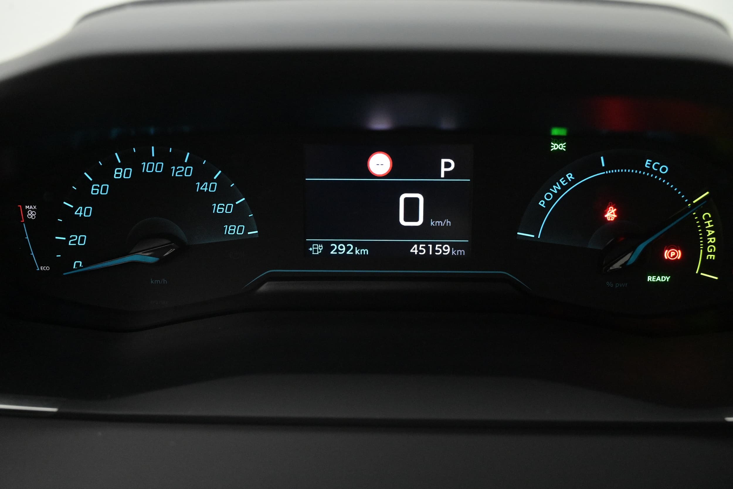 Peugeot e-208
