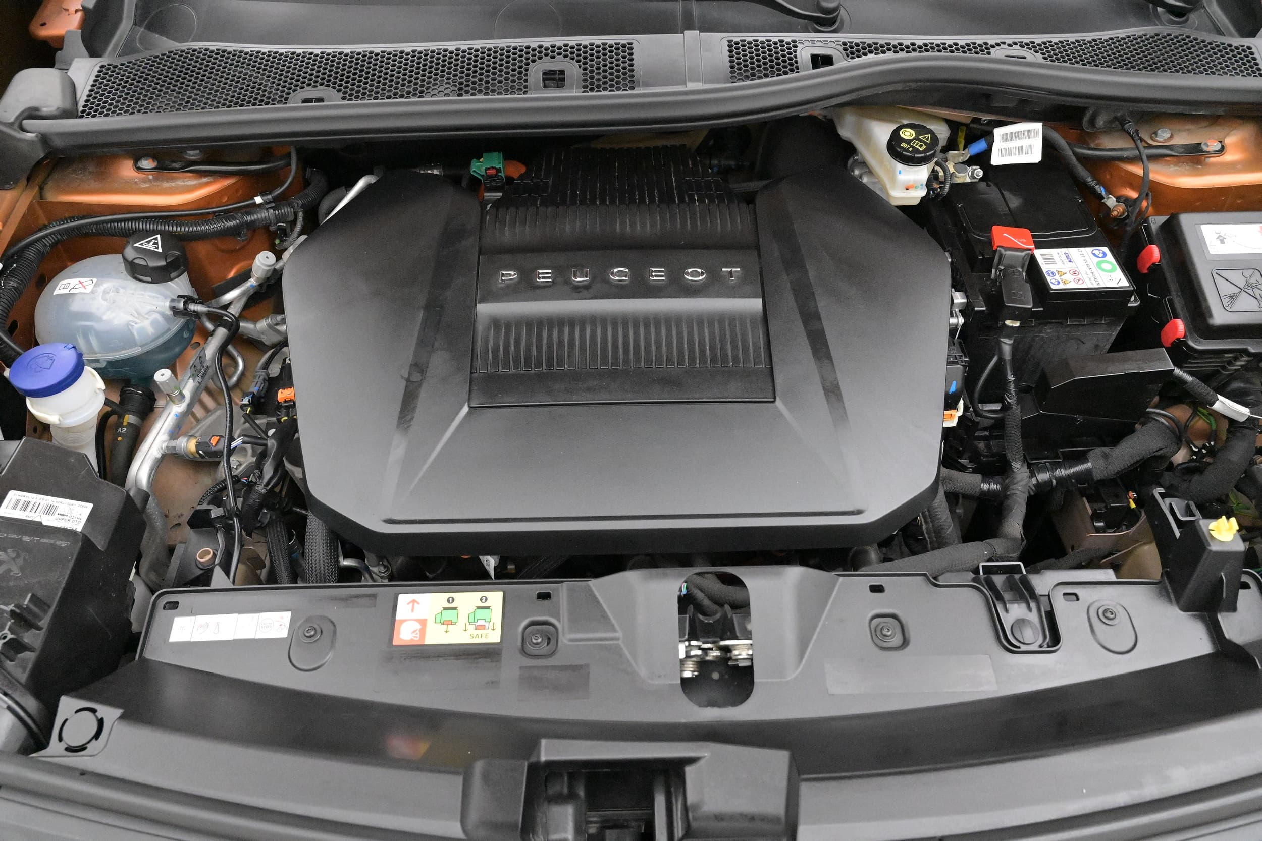Peugeot e-2008