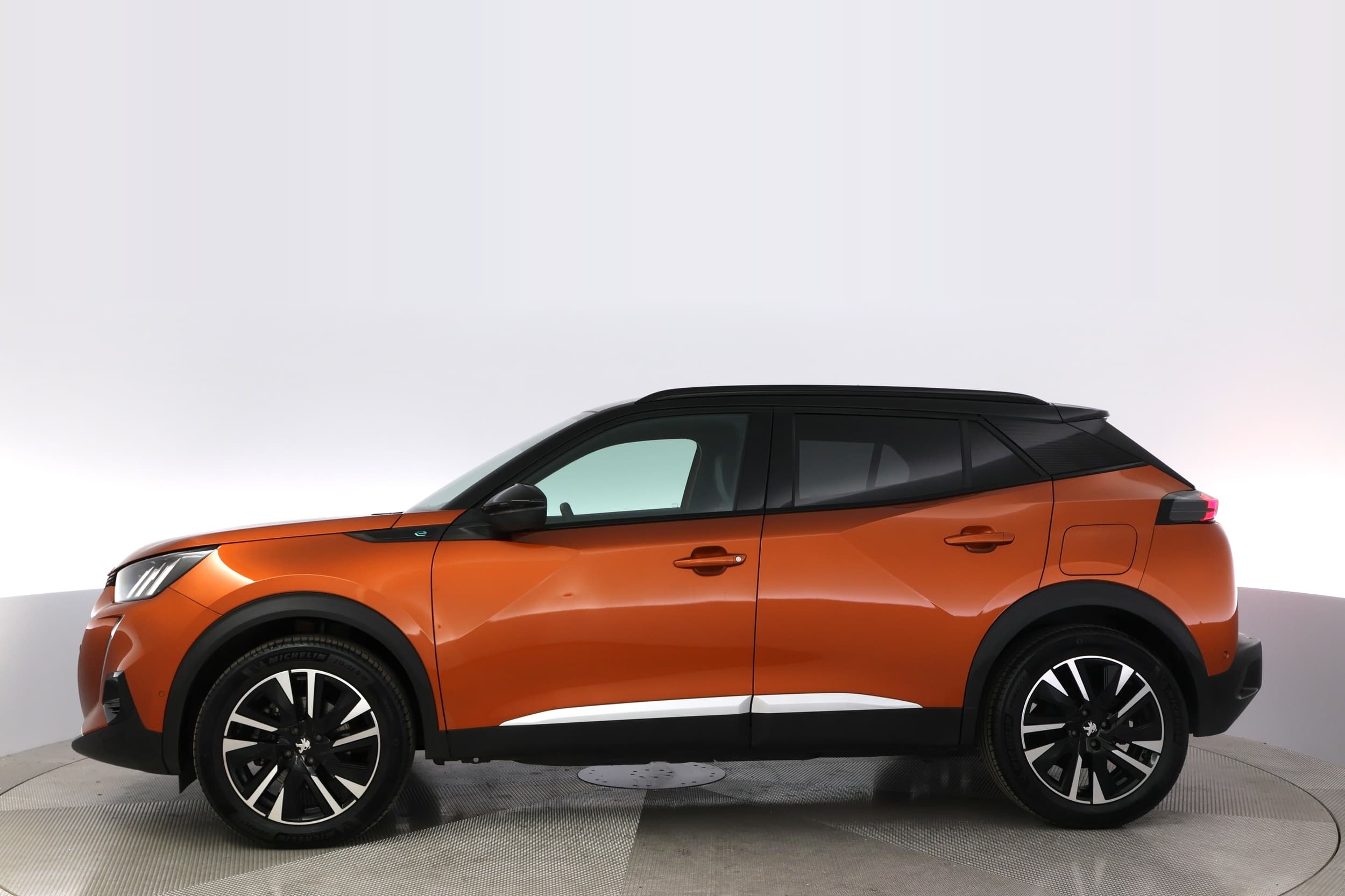Peugeot e-2008