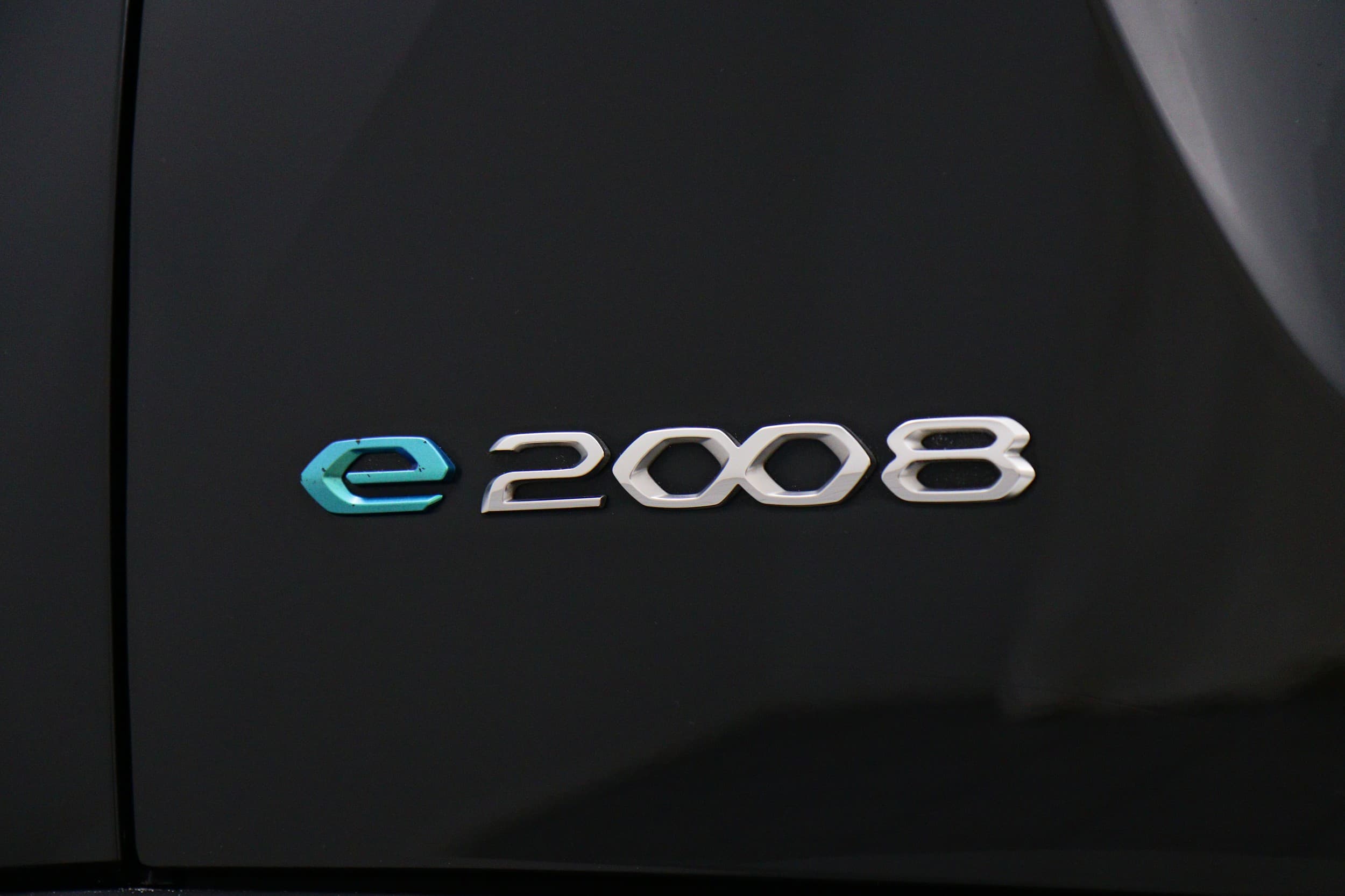 Peugeot e-2008