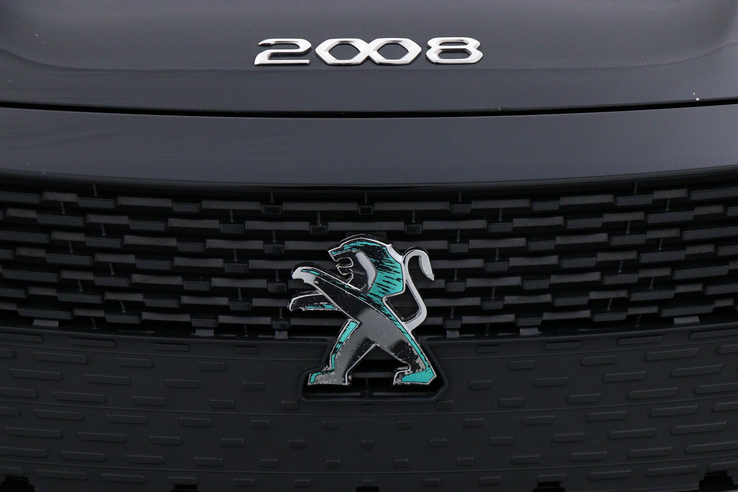Peugeot e-2008
