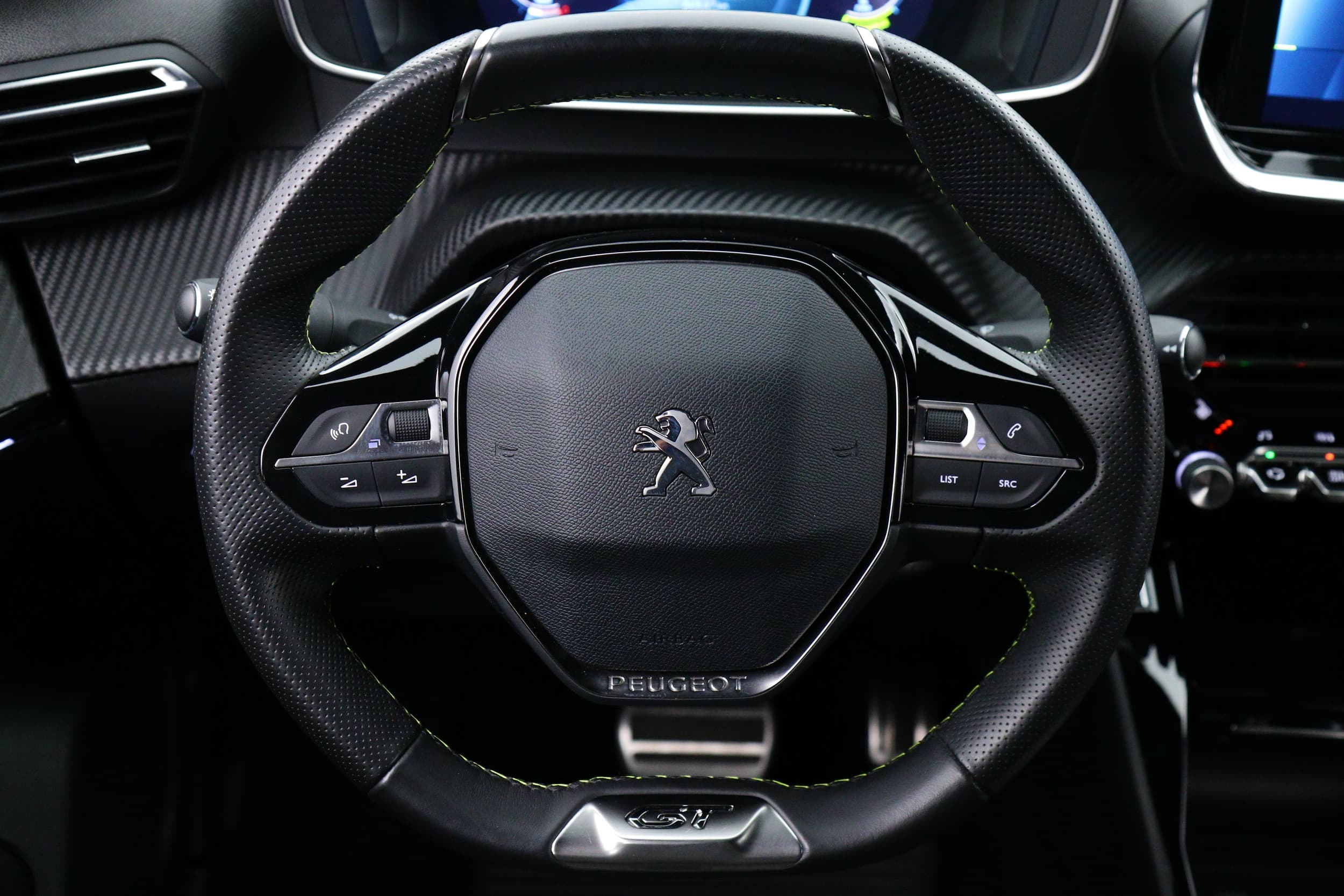 Peugeot e-2008