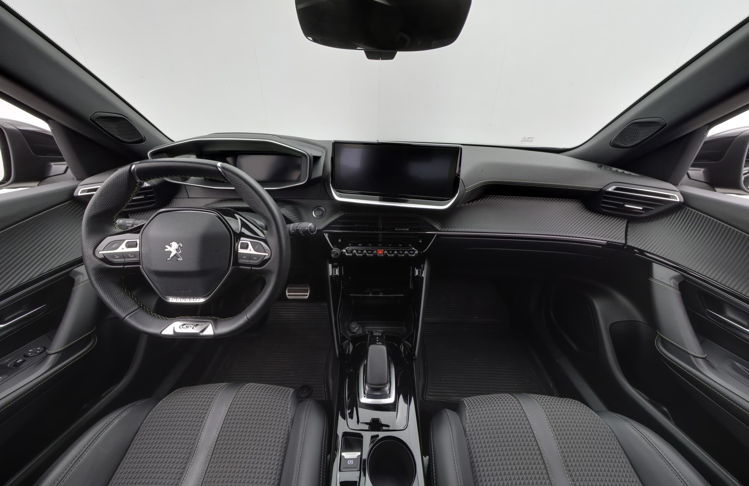 Peugeot e-2008