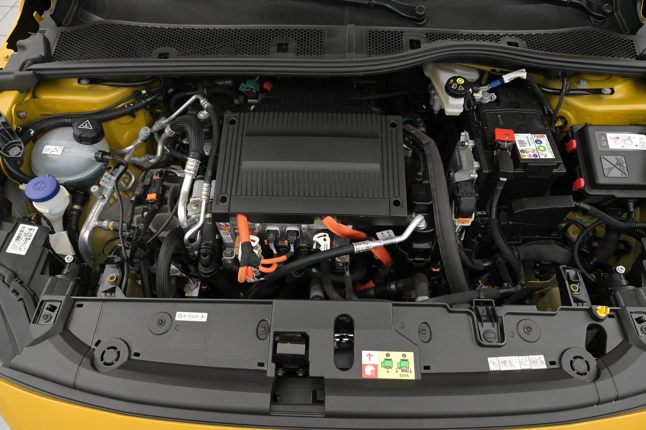 Peugeot e-208