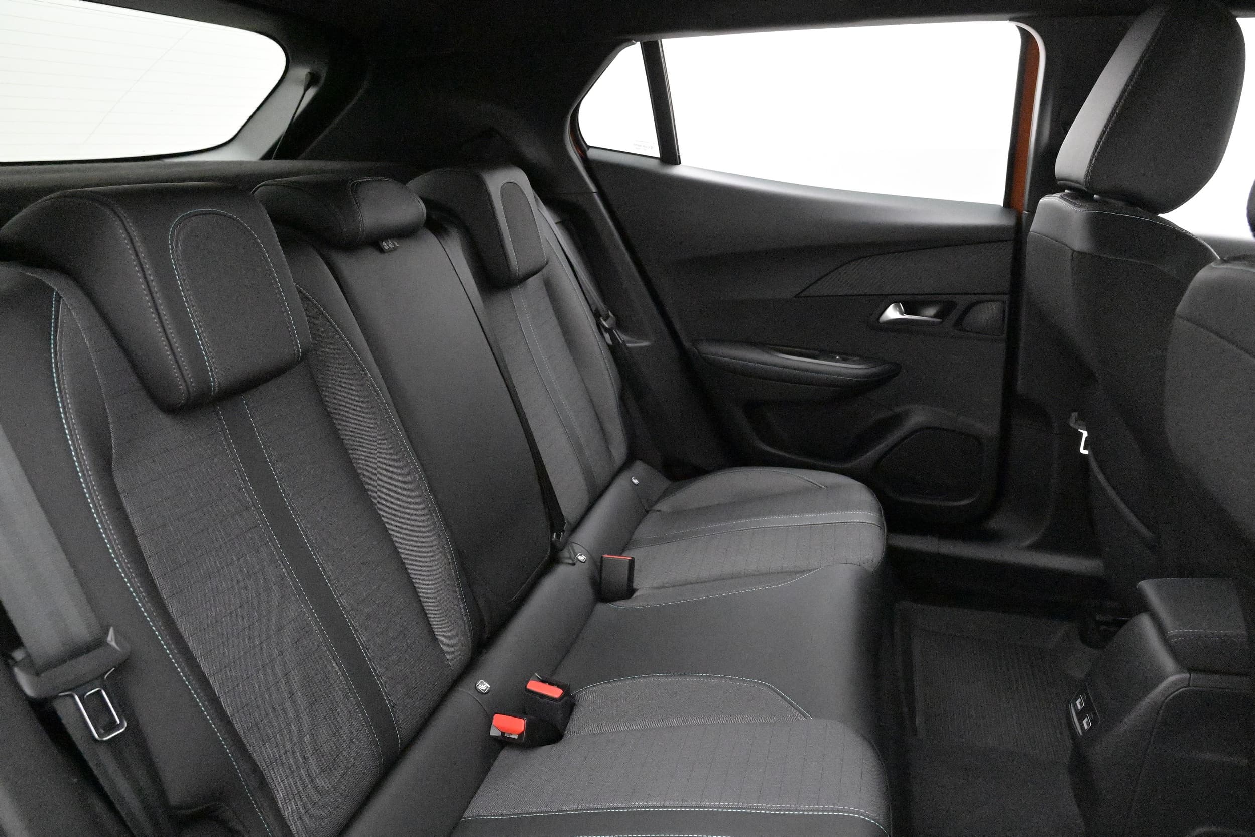 Peugeot e-2008