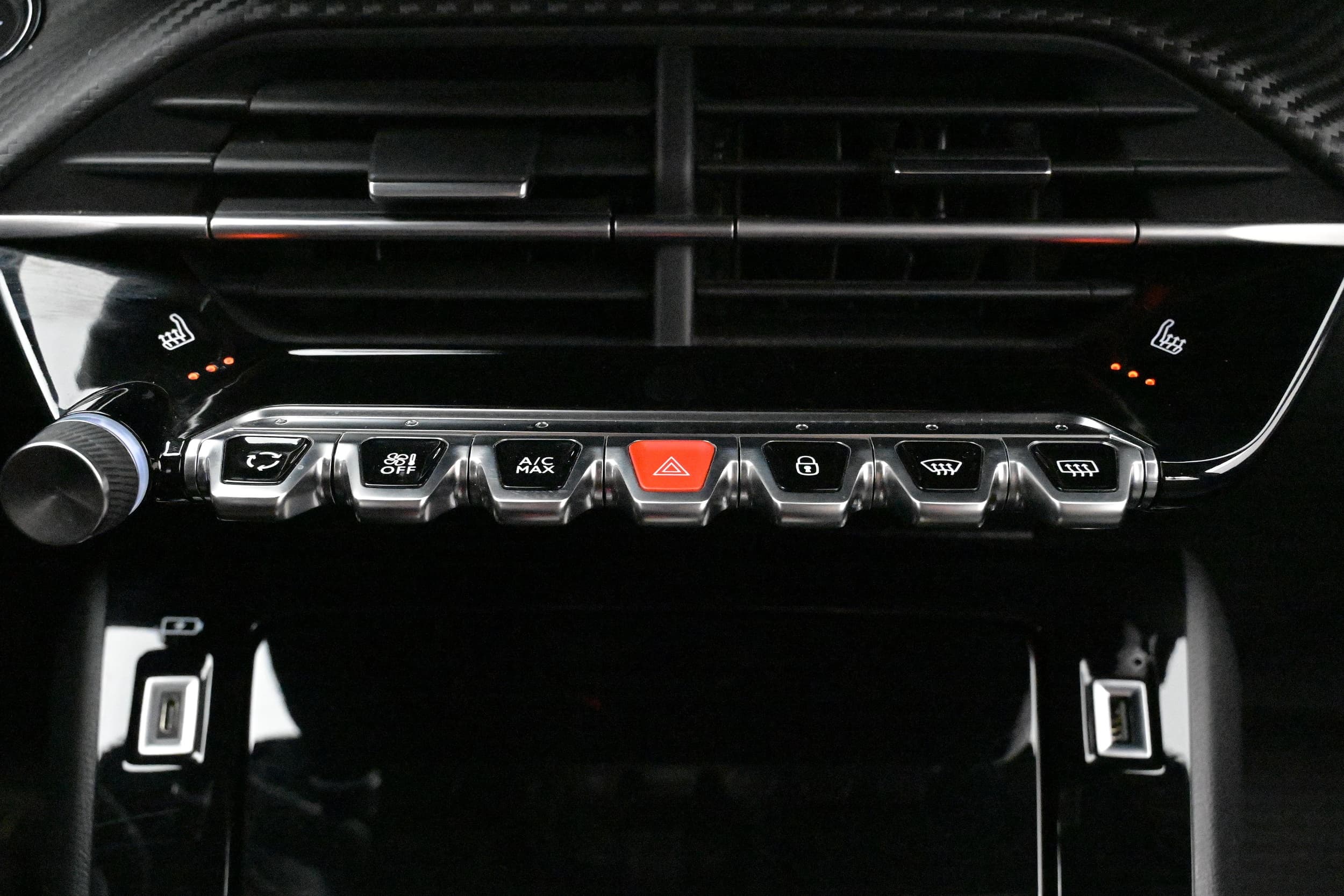Peugeot e-2008