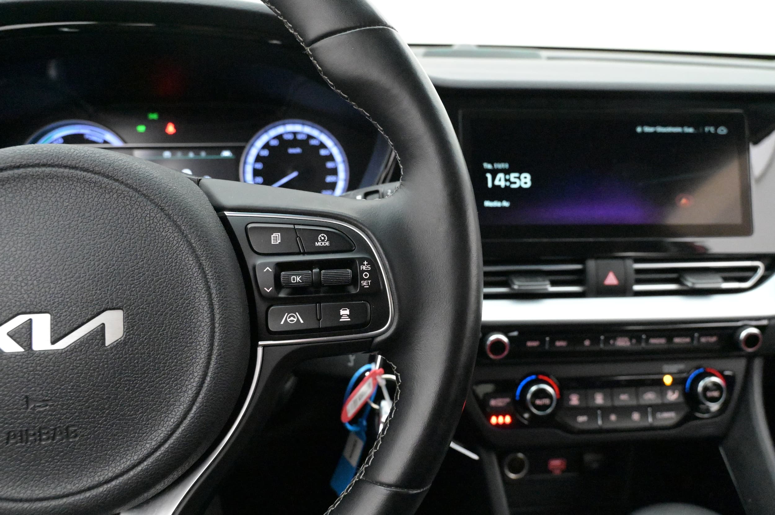 Multifunktionsratt med adaptiv farthållare