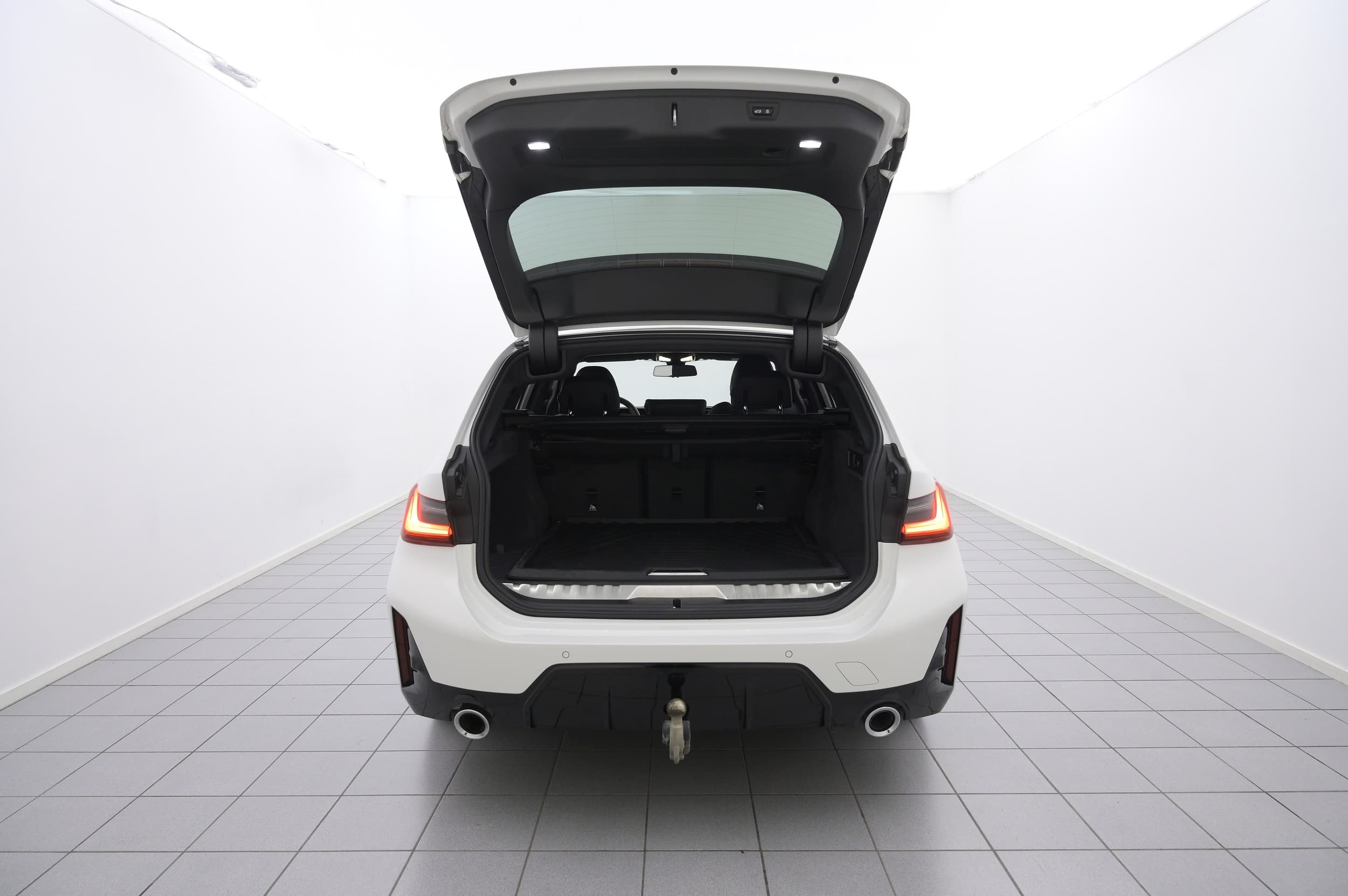 BMW 330e 