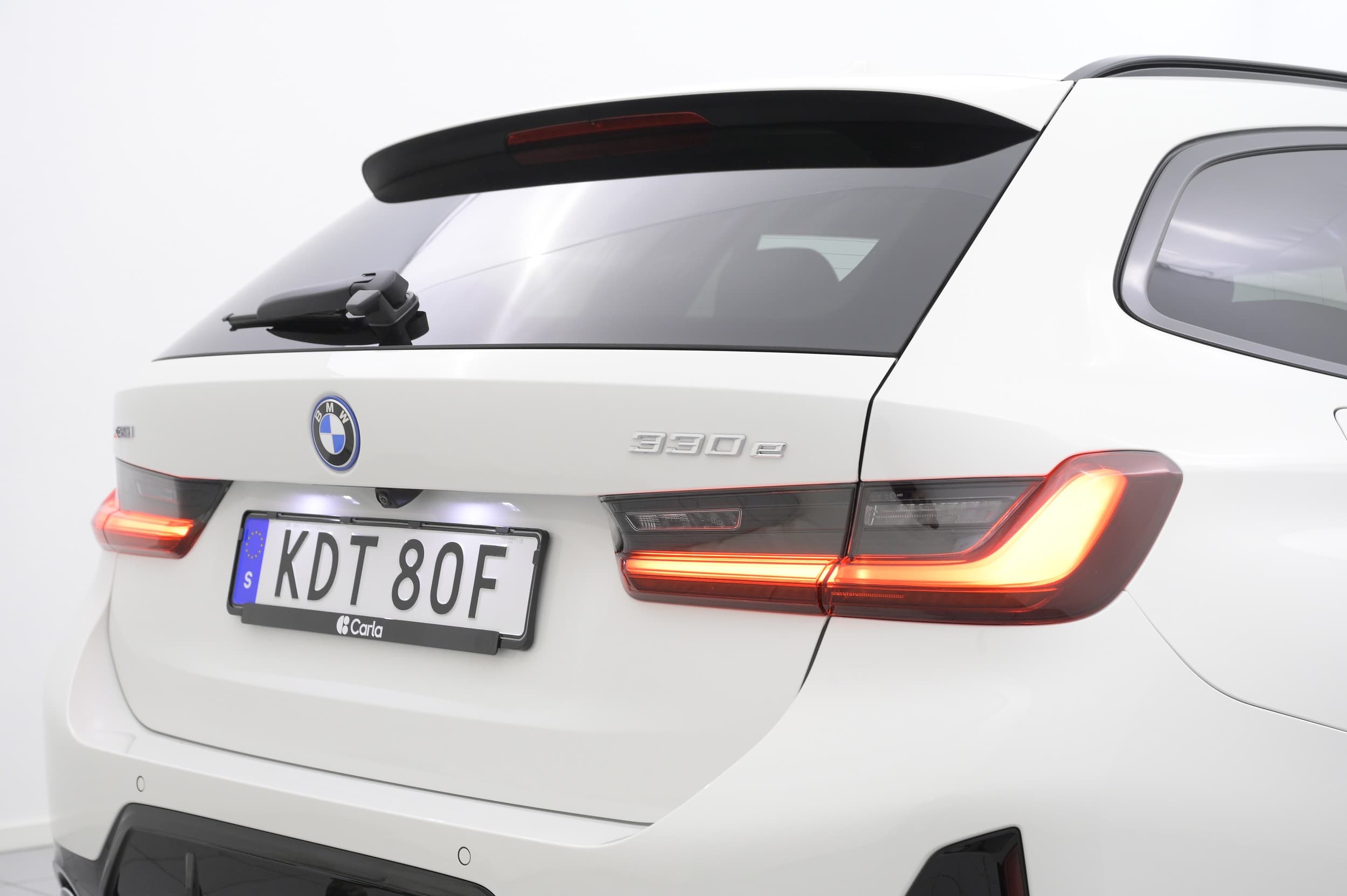 BMW 330e 