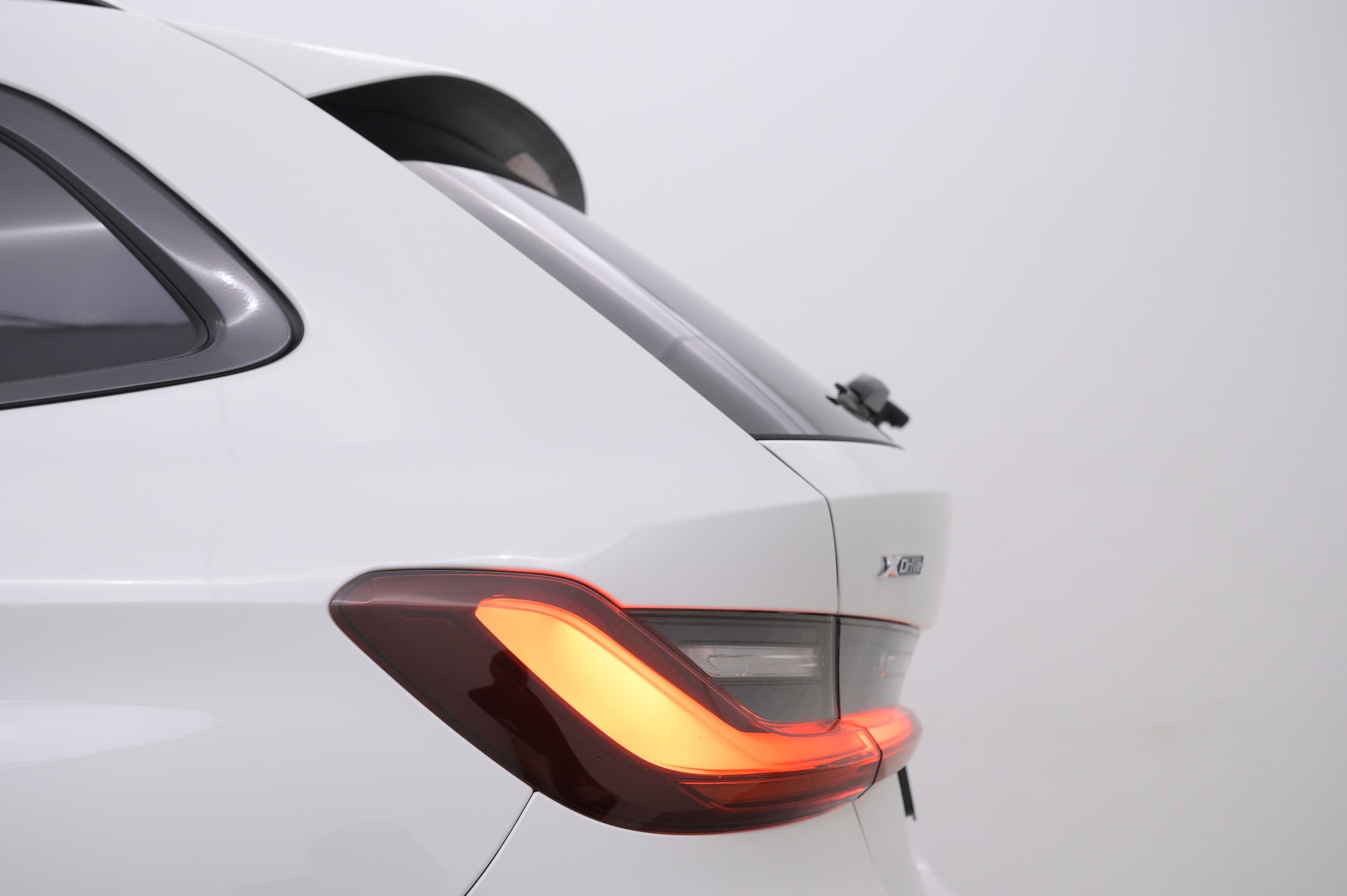 BMW 330e 