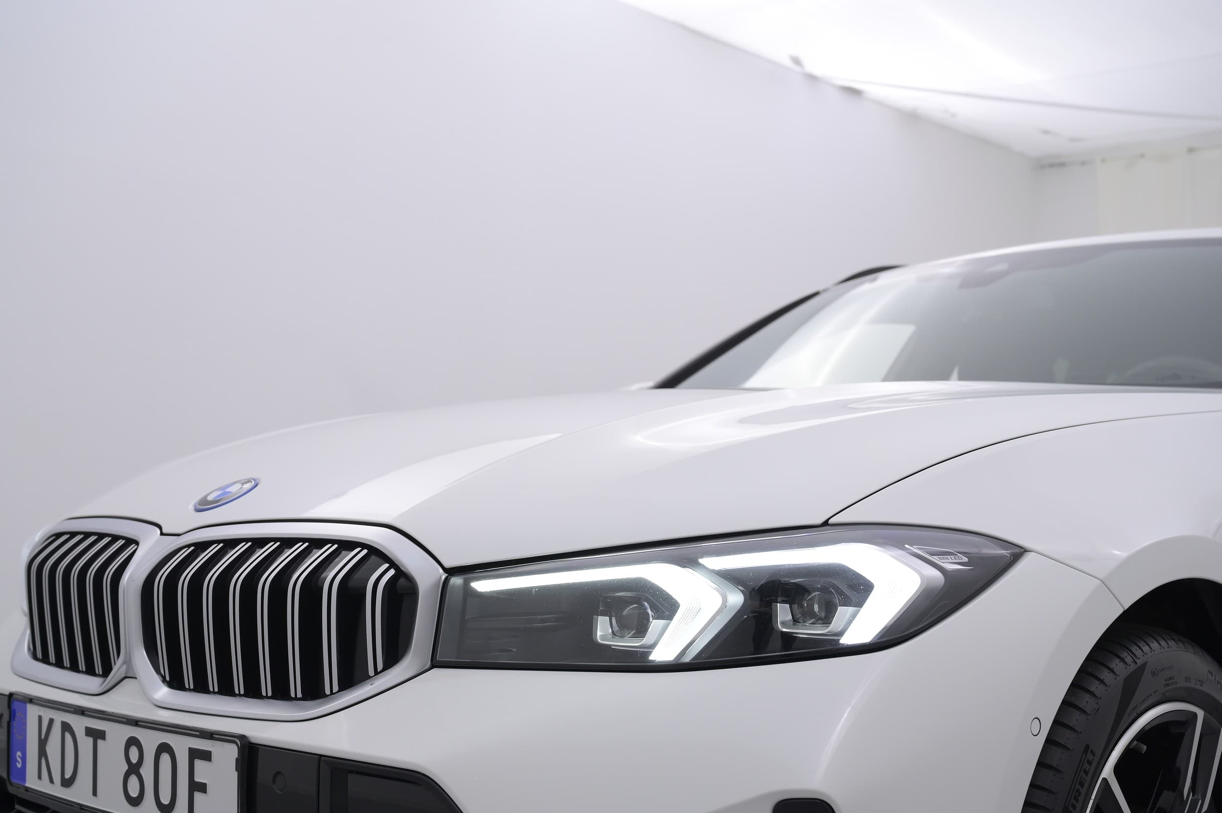 BMW 330e 