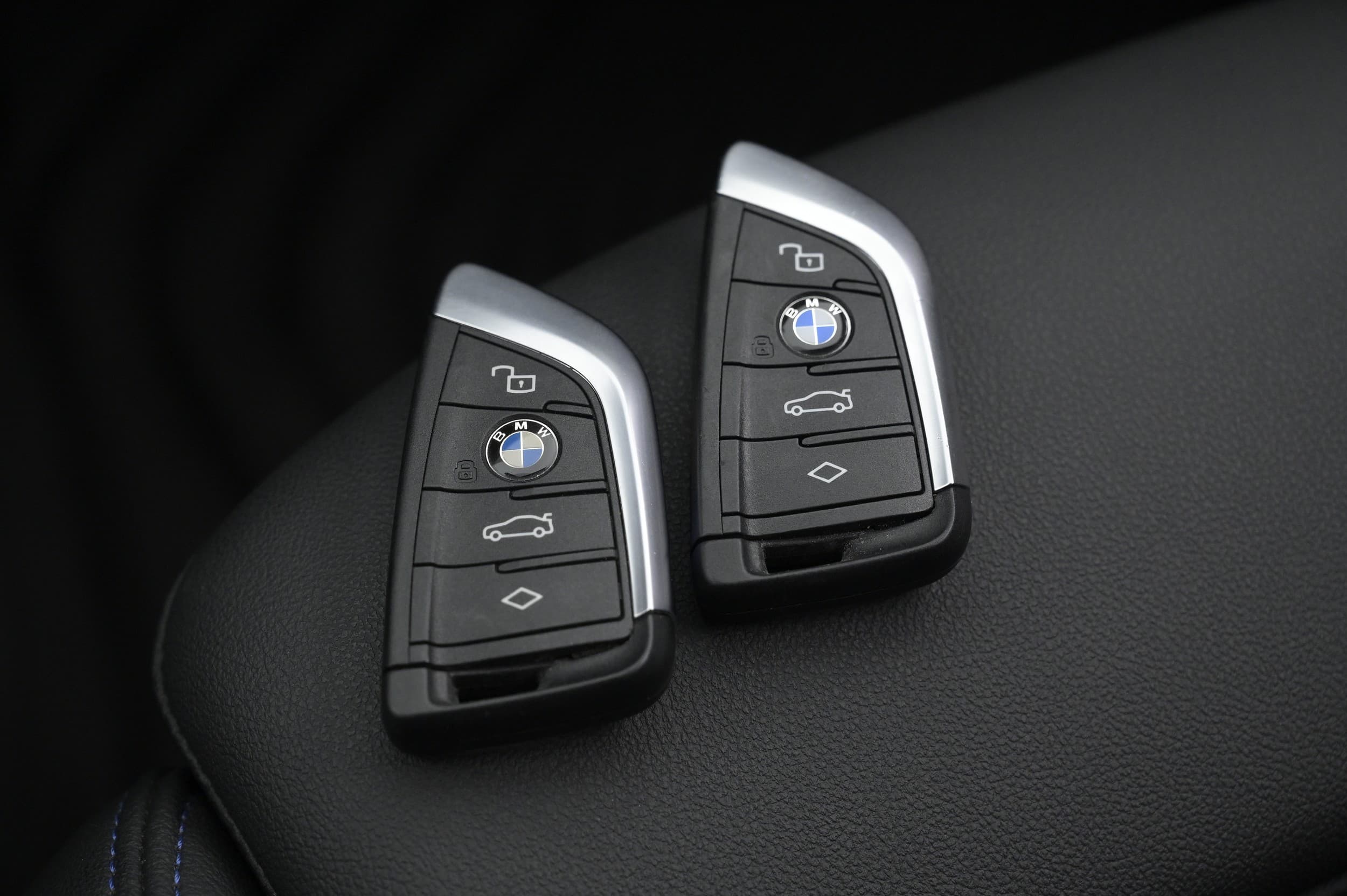 BMW 330e 