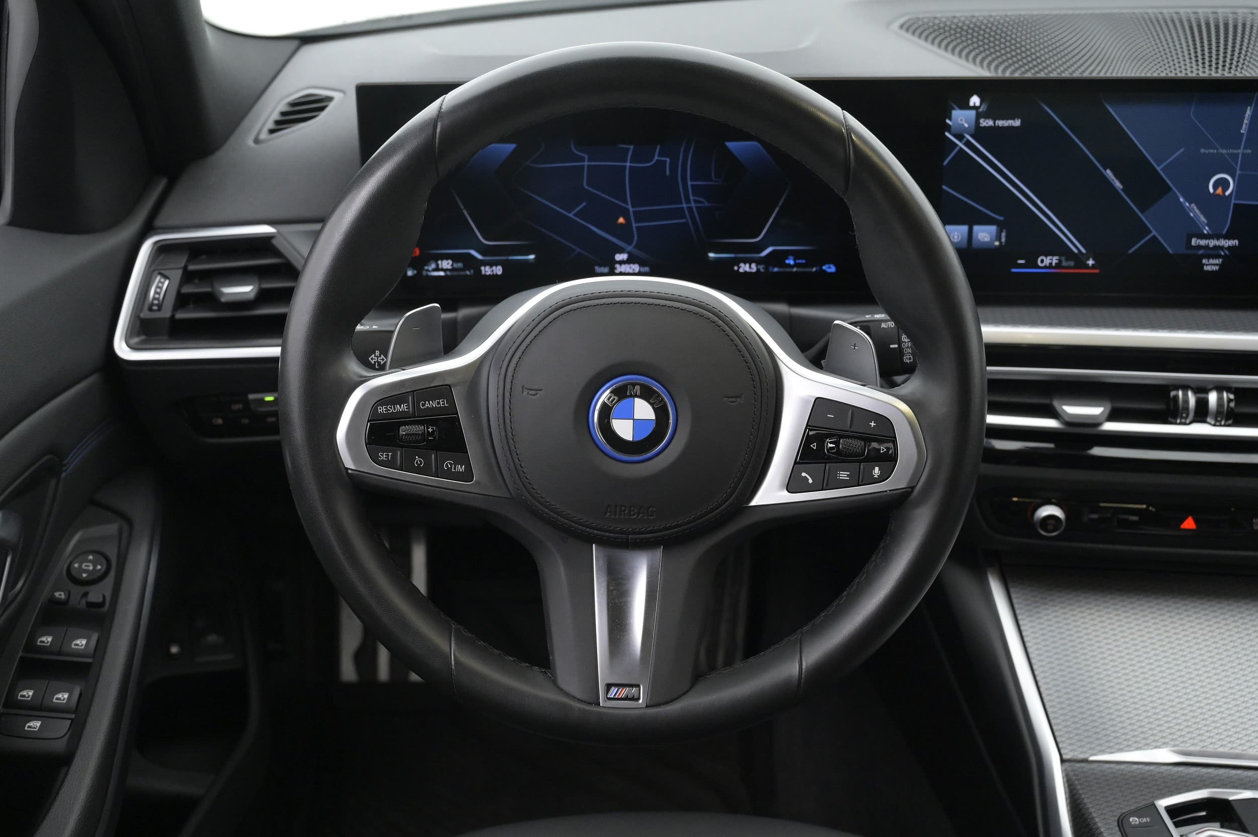 BMW 330e 