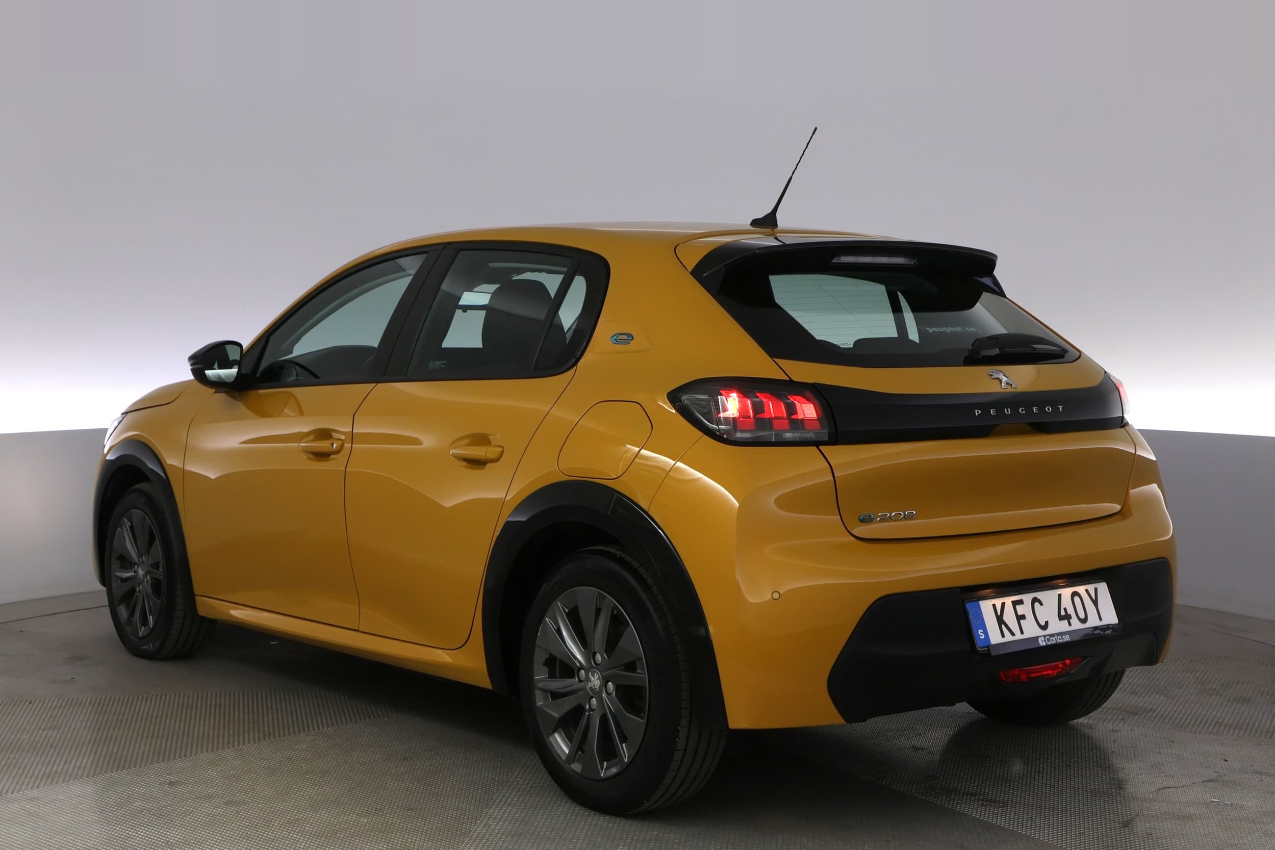 Peugeot e-208