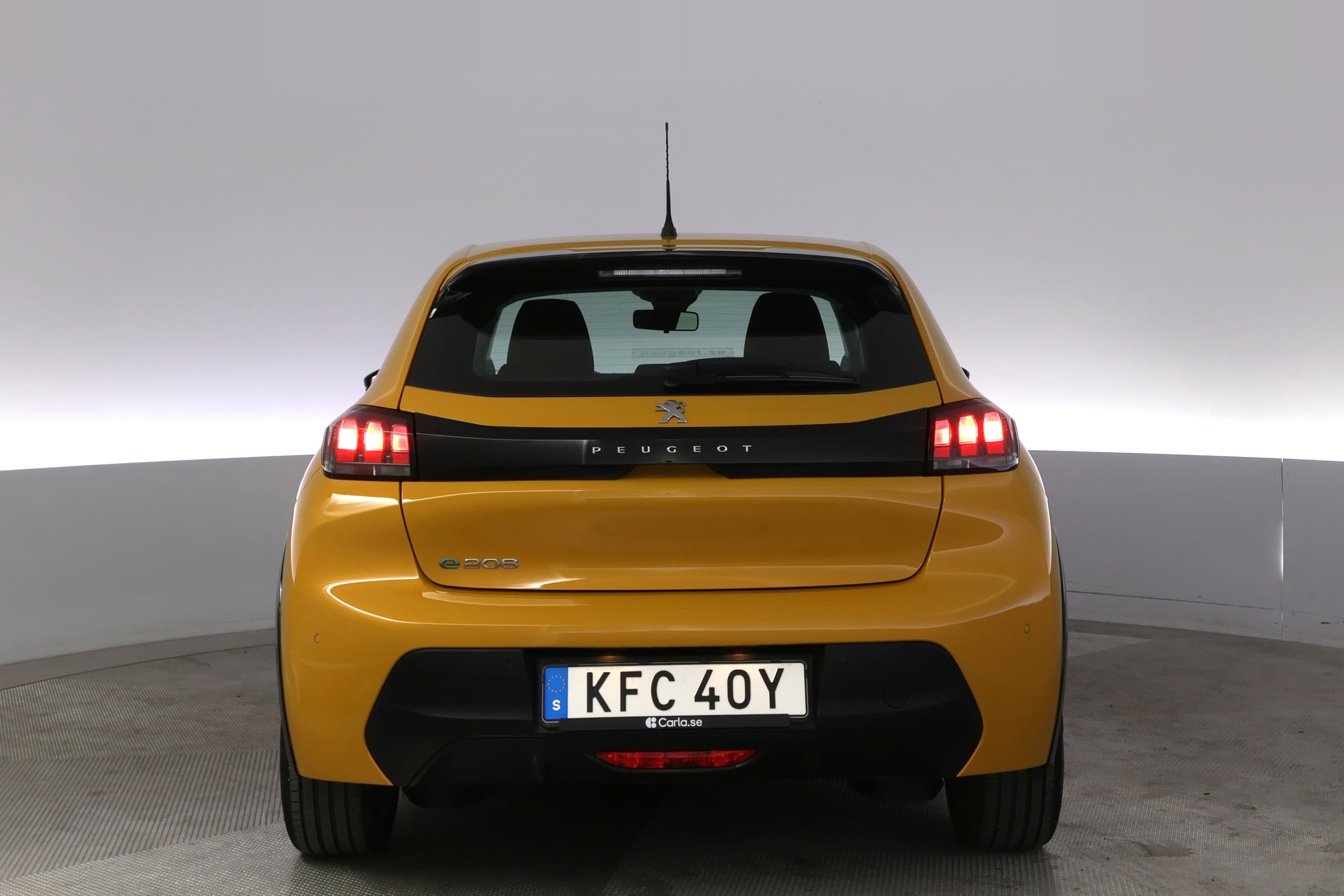 Peugeot e-208