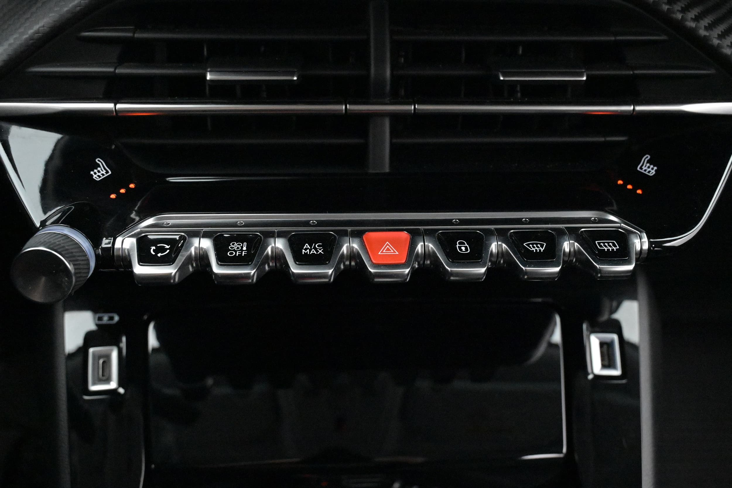 Peugeot e-2008