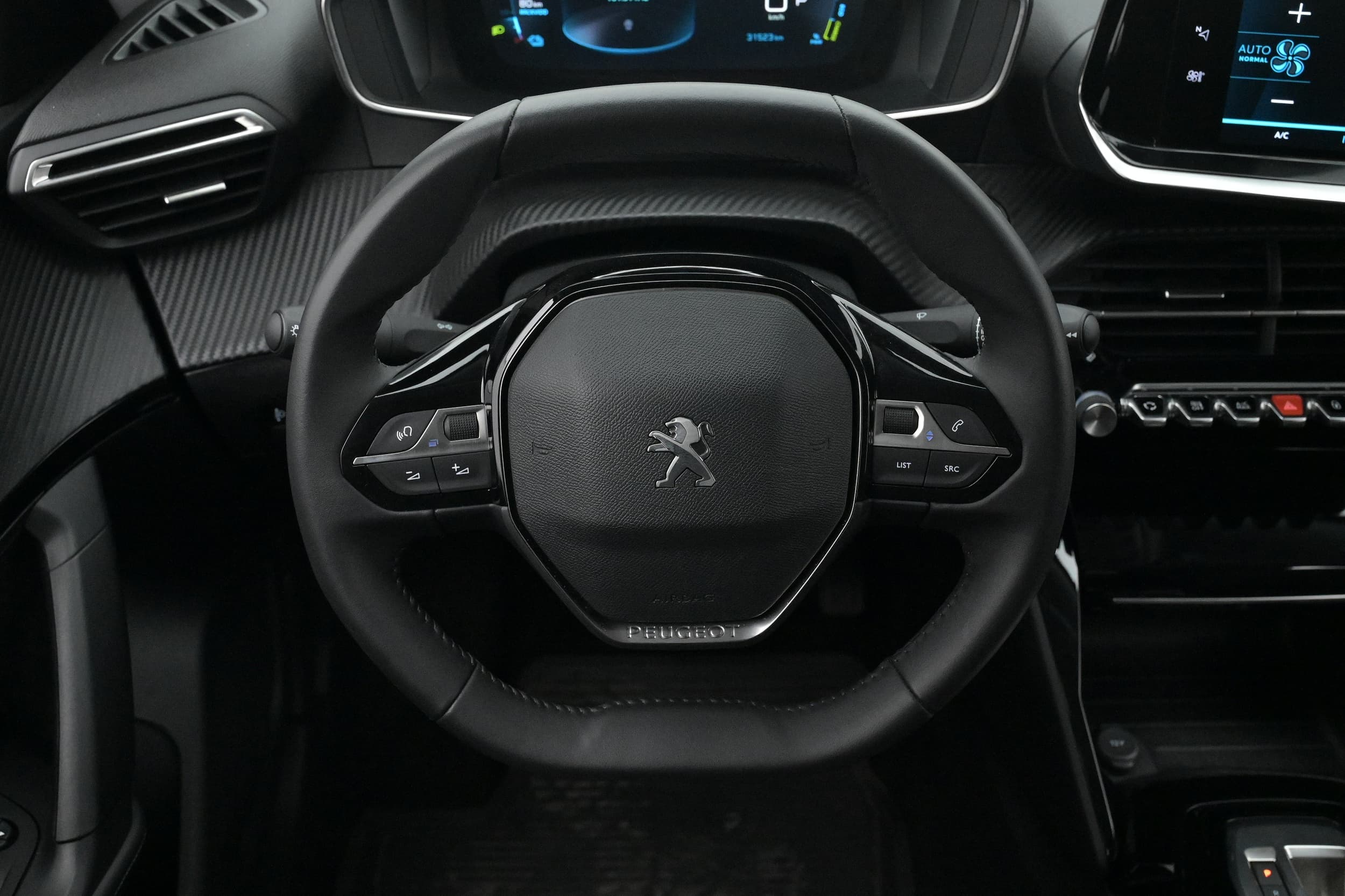 Peugeot e-2008