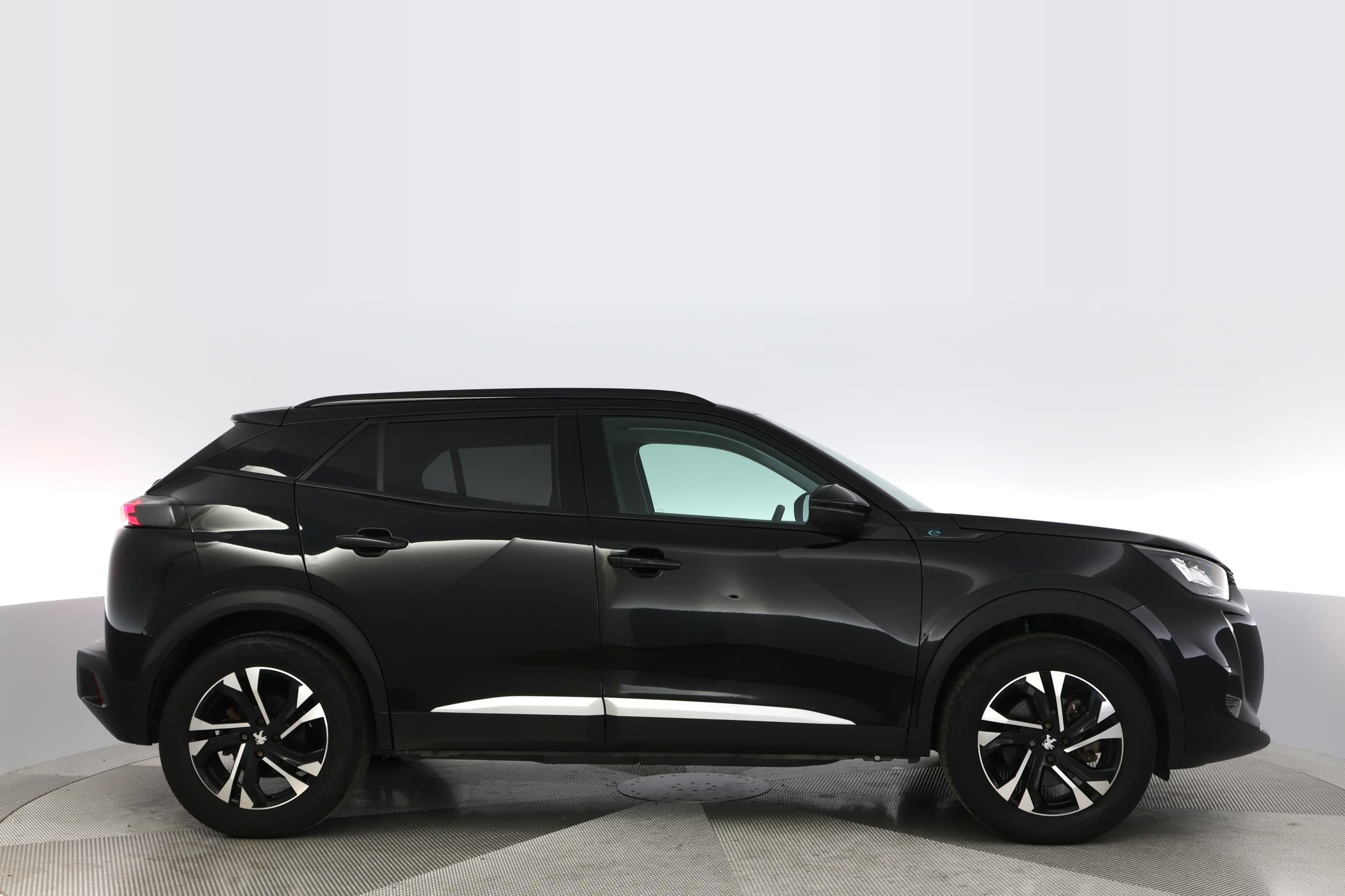 Peugeot e-2008