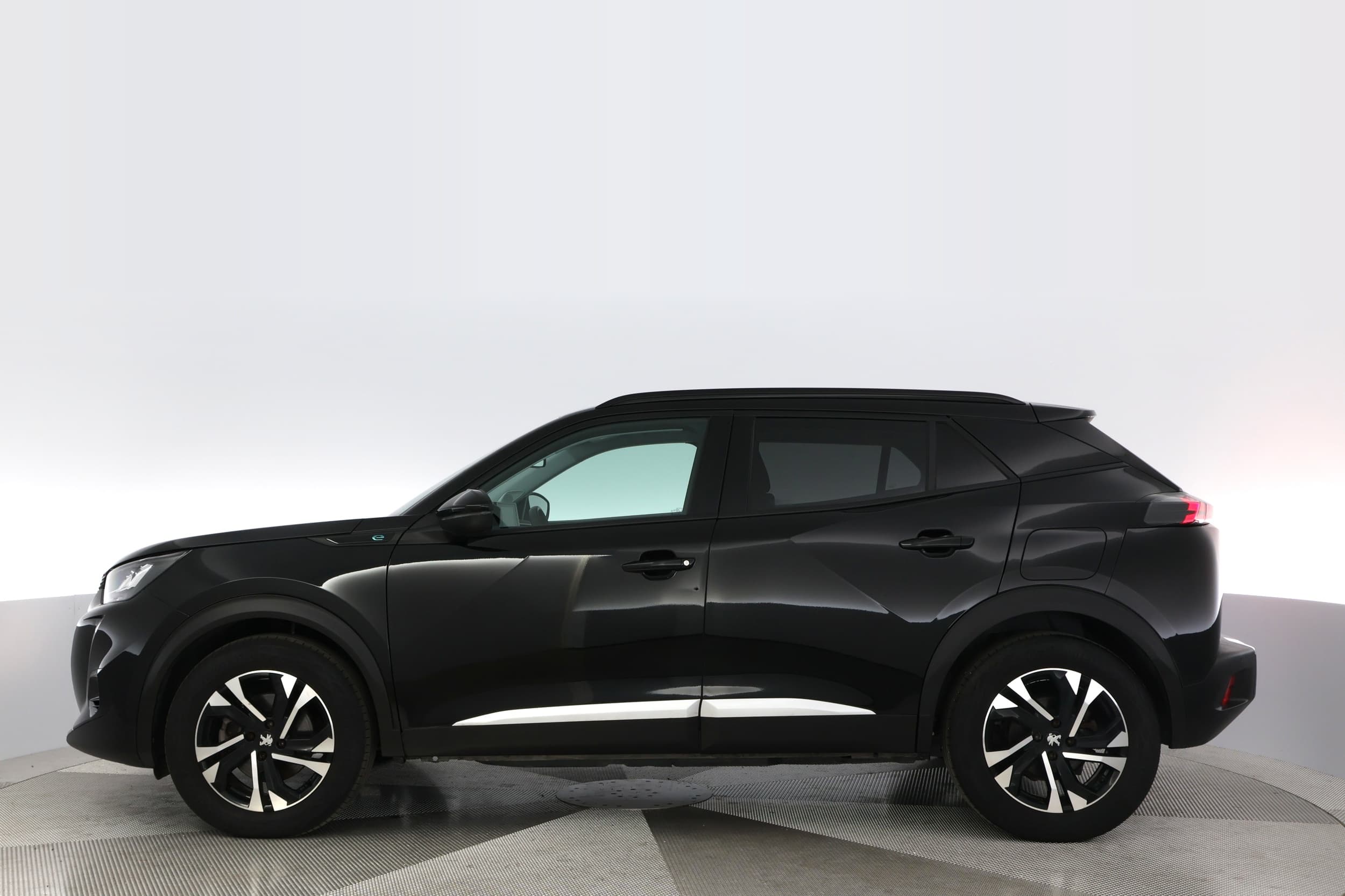 Peugeot e-2008